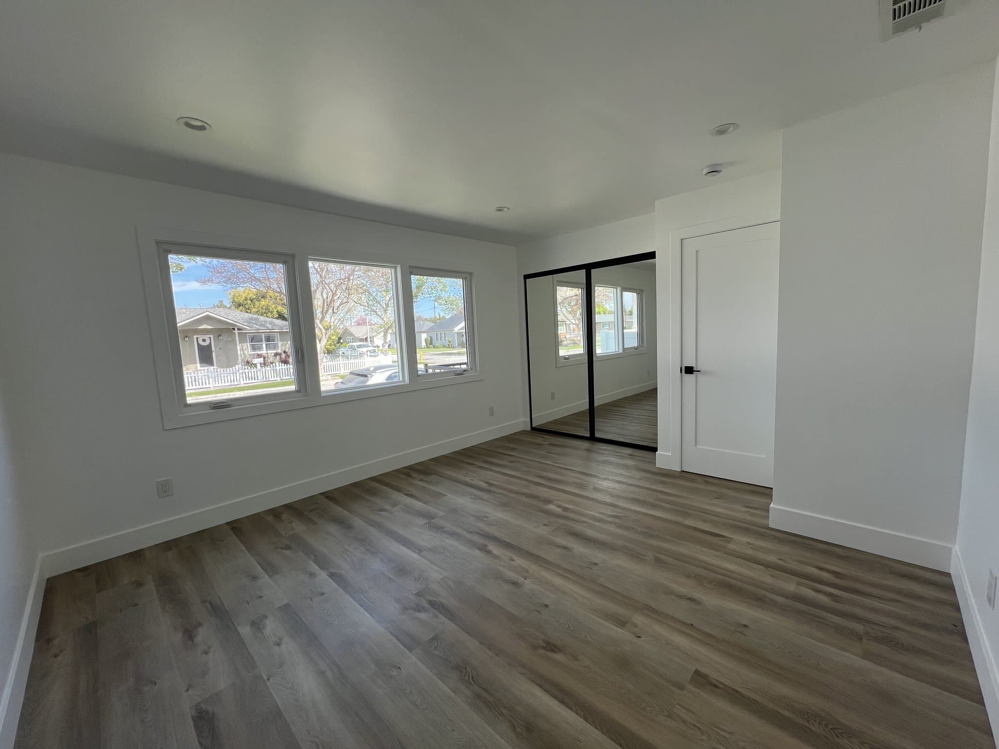 Lakewood House: 4814 Hedda St