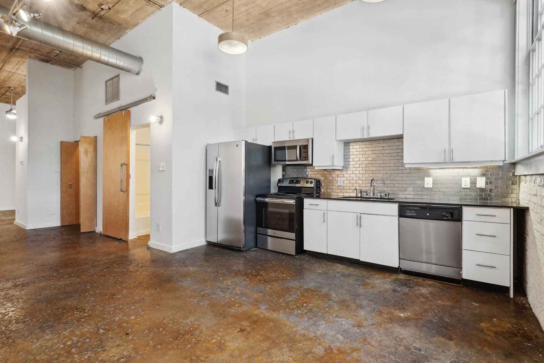 Dallas Apartment: 3221 Commerce St