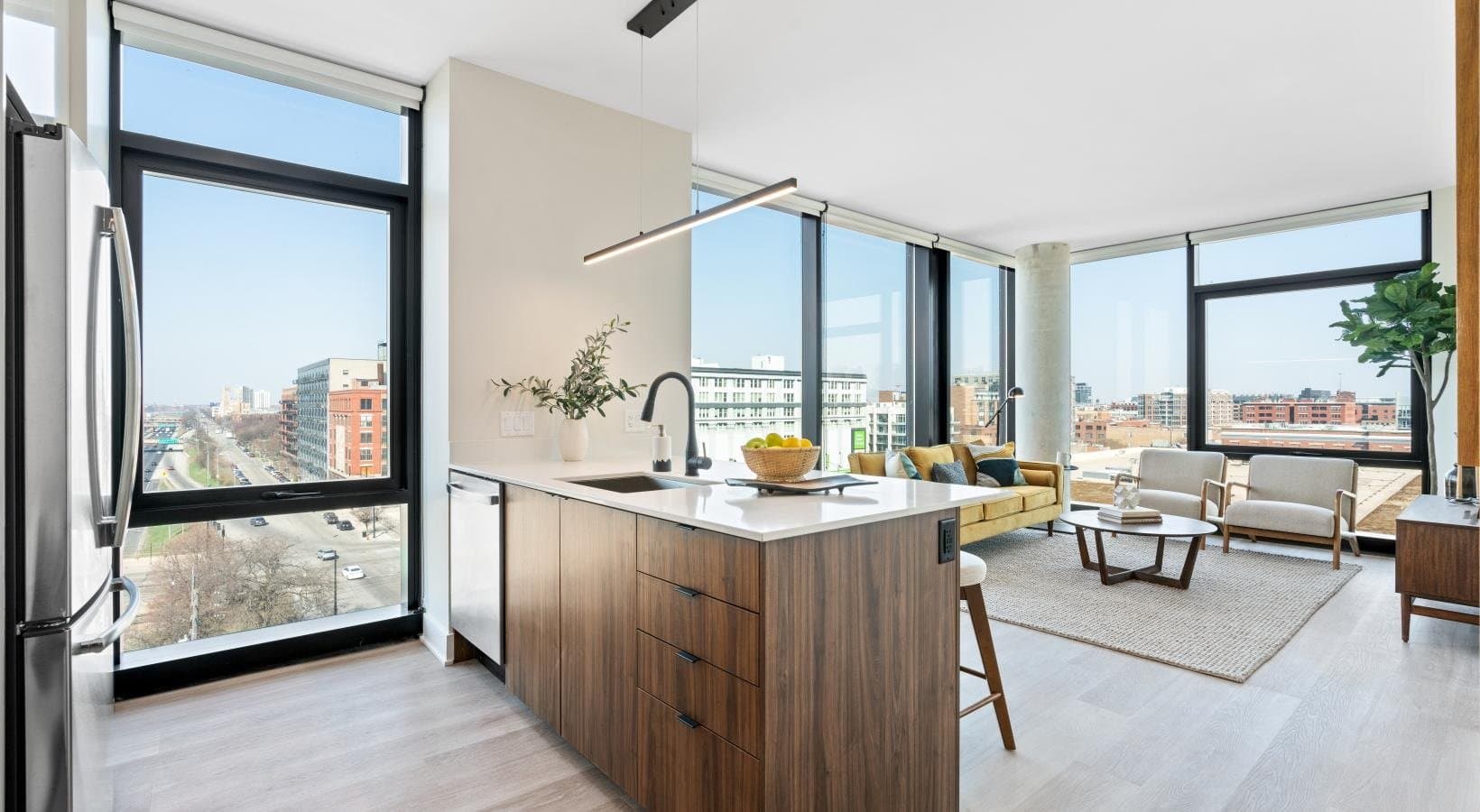 Chicago Apartment: 1137 West Van Buren St