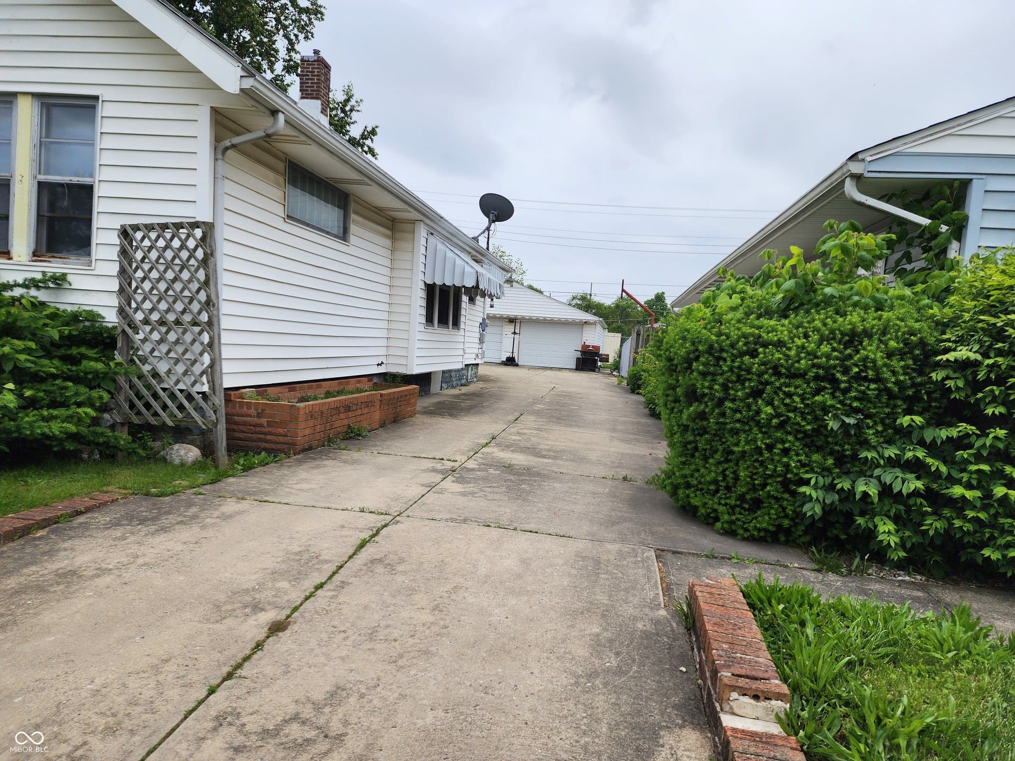Anderson House: 621 E 31st St