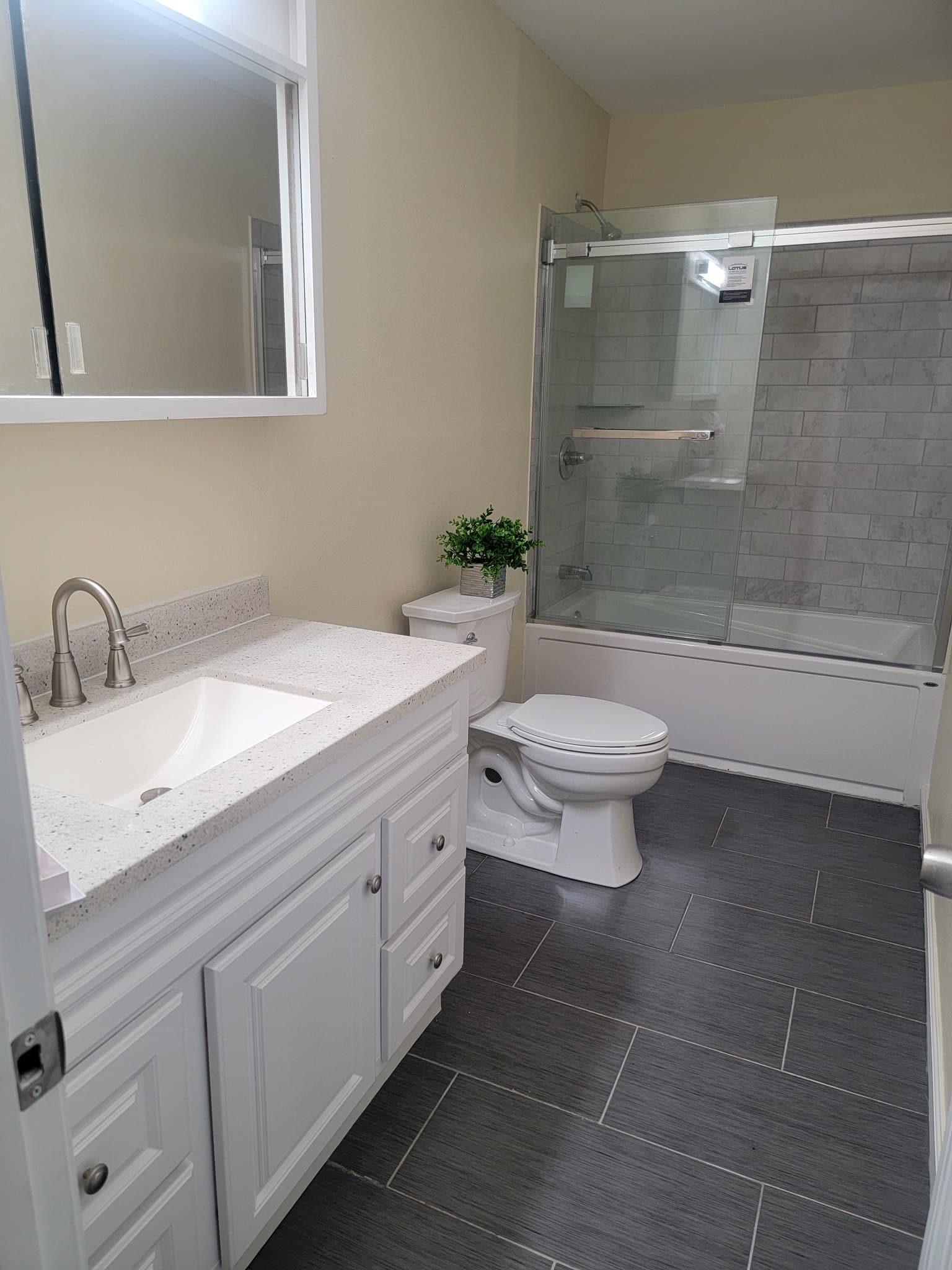 Baton Rouge Single Room: 123 Elmer Avenue