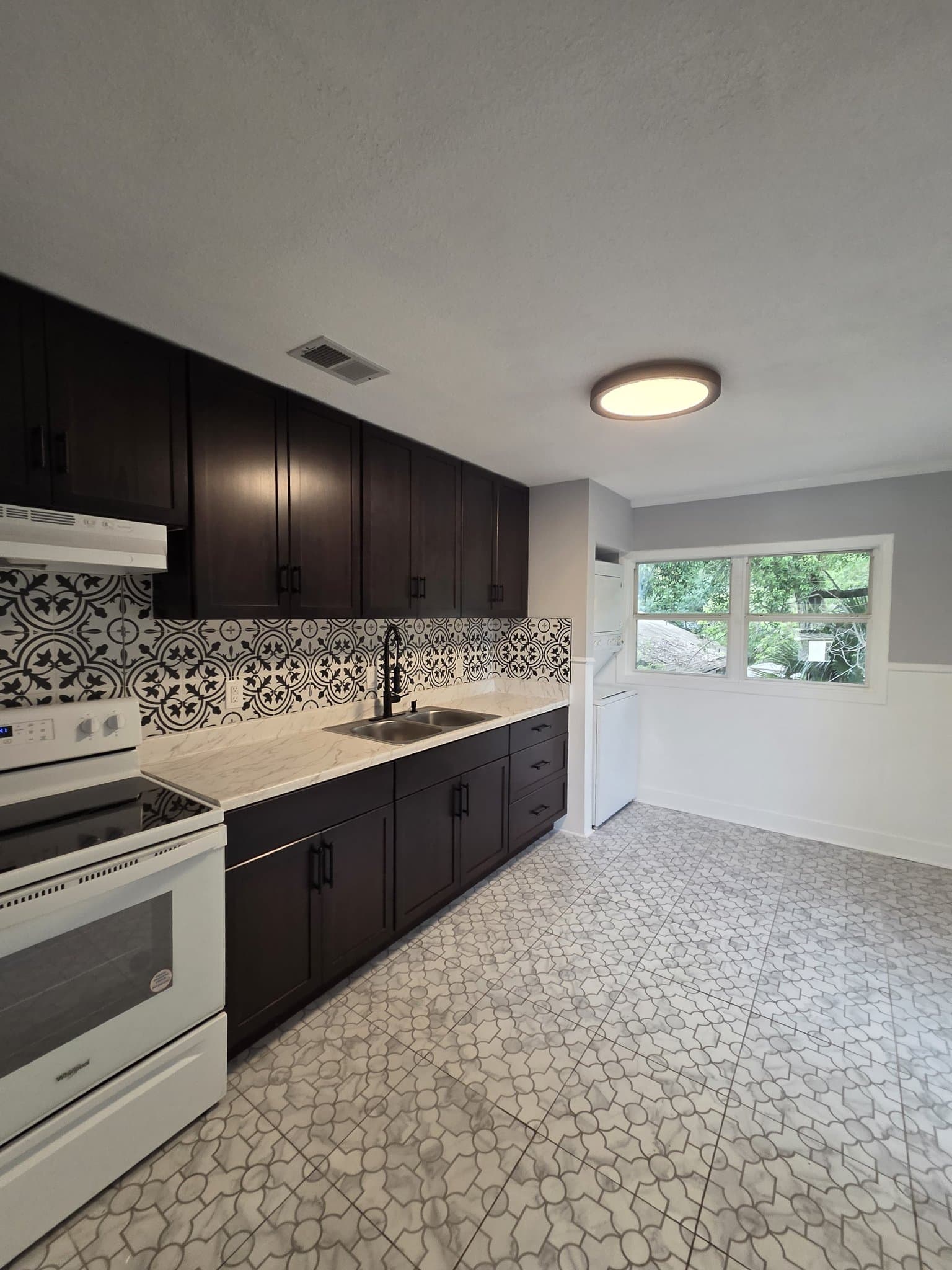 Orlando Apartment: 16 S Primrose Dr