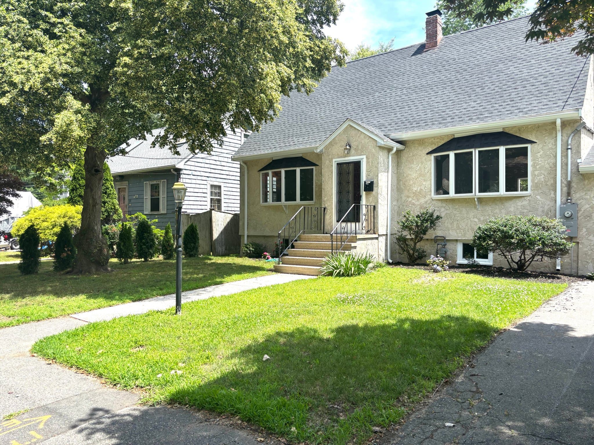 Dedham House: 20 Lower East St