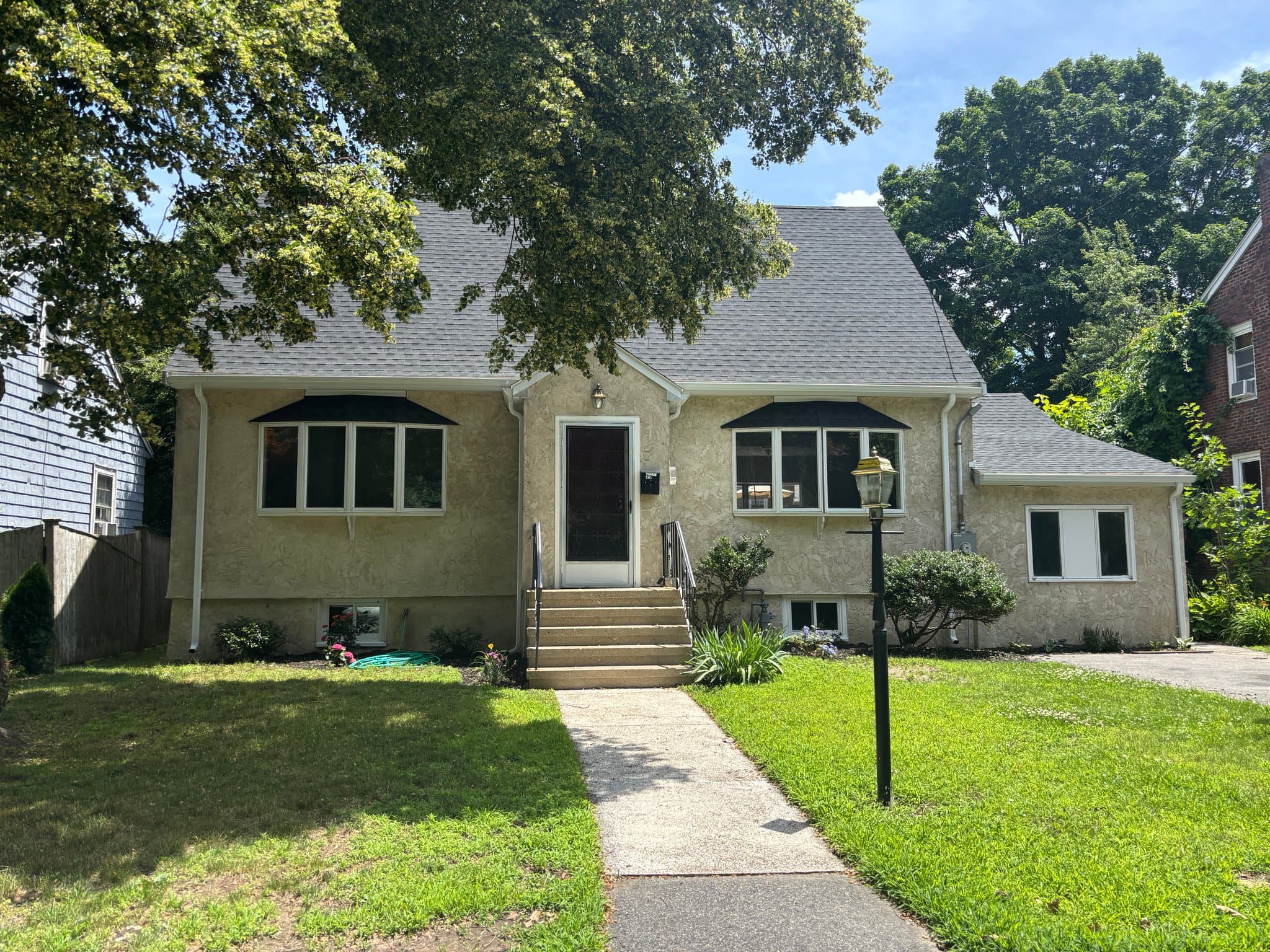 Dedham House: 20 Lower East St