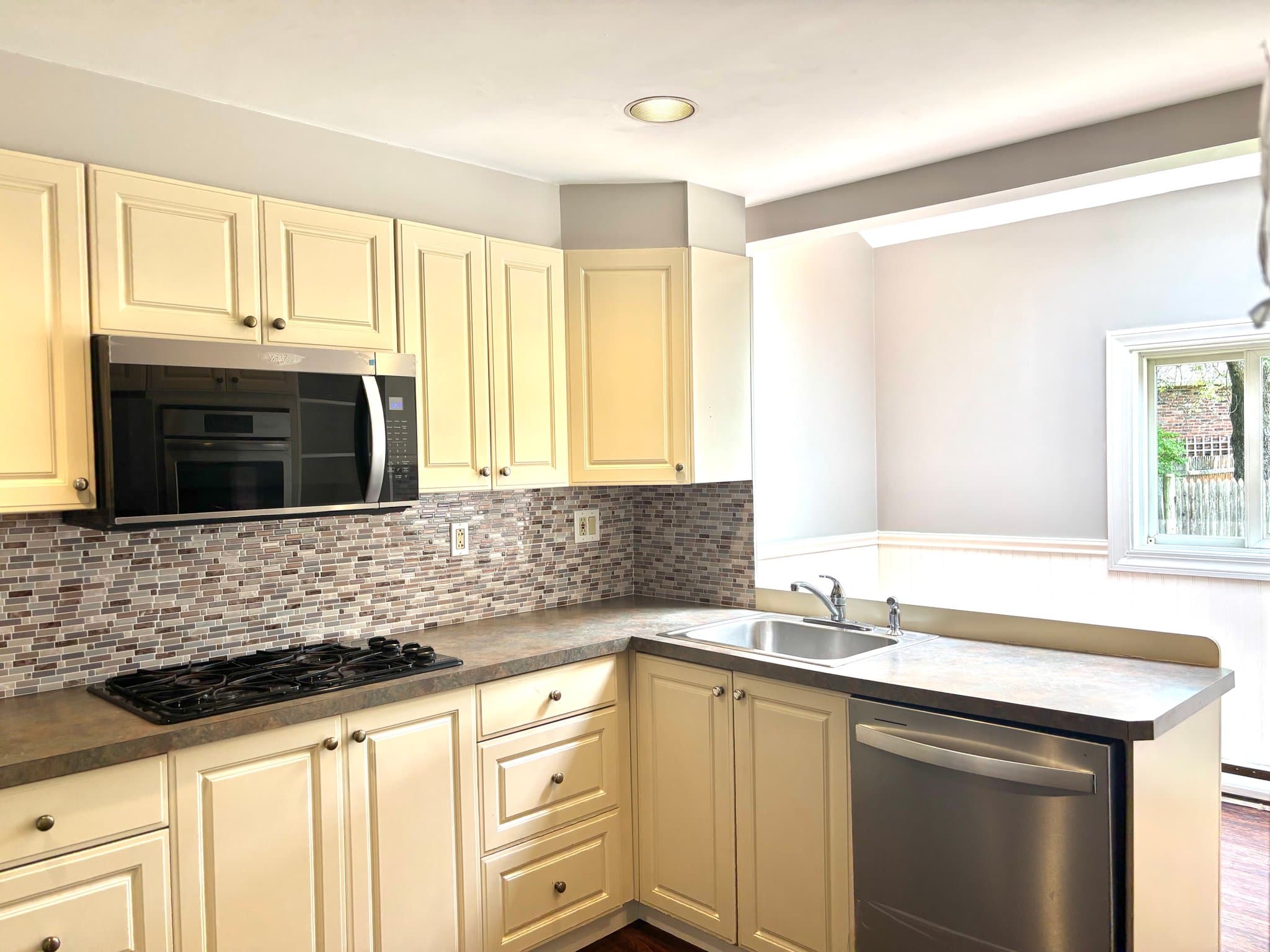 Dedham House: 20 Lower East St