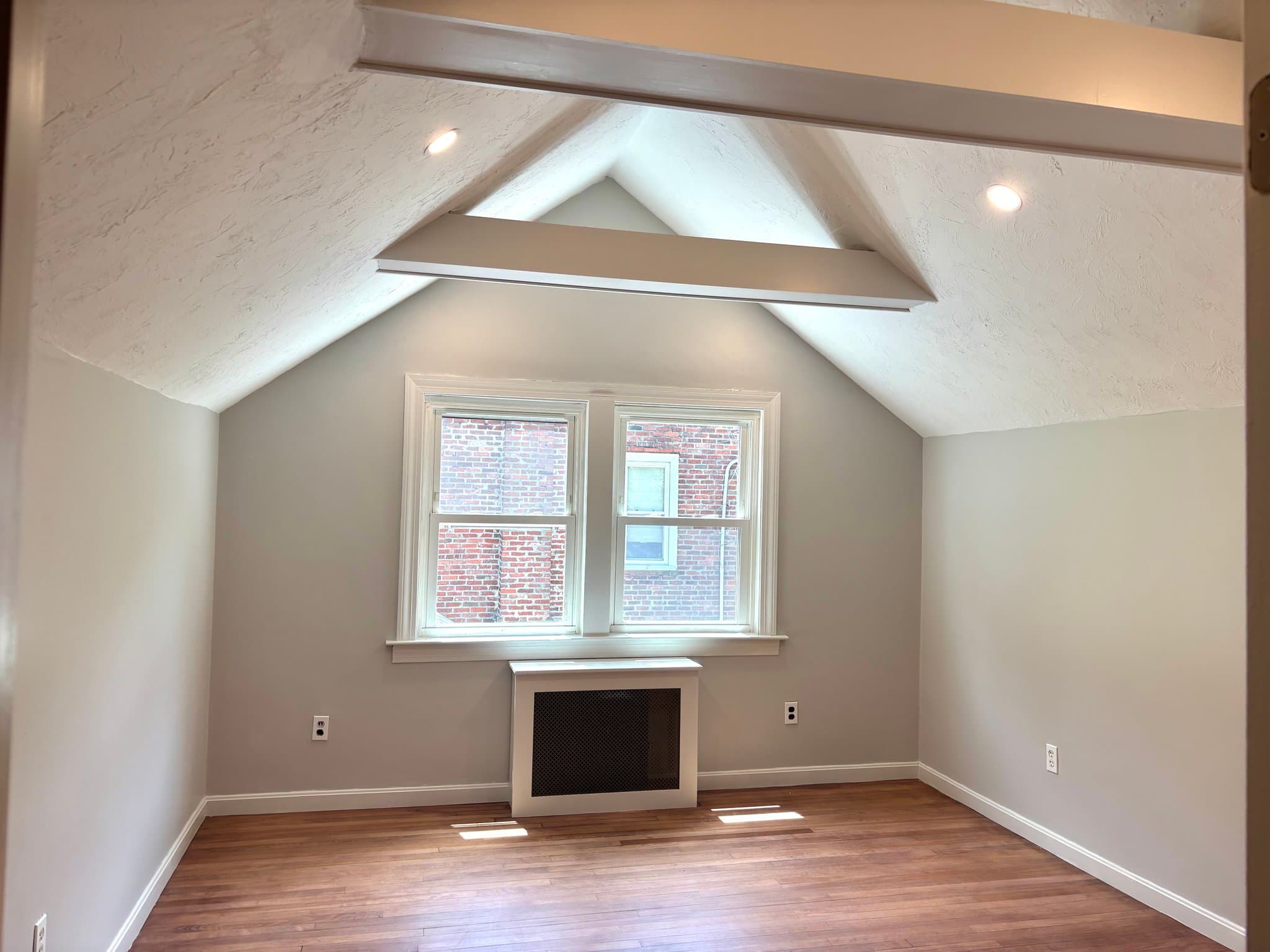 Dedham House: 20 Lower East St