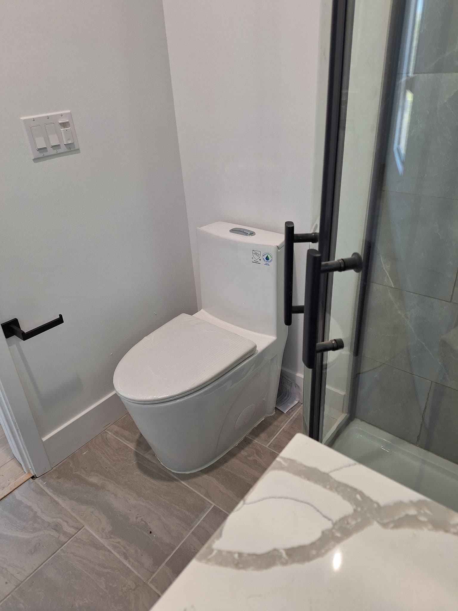 Los Angeles Single Room: 1438 W 37th Drive
