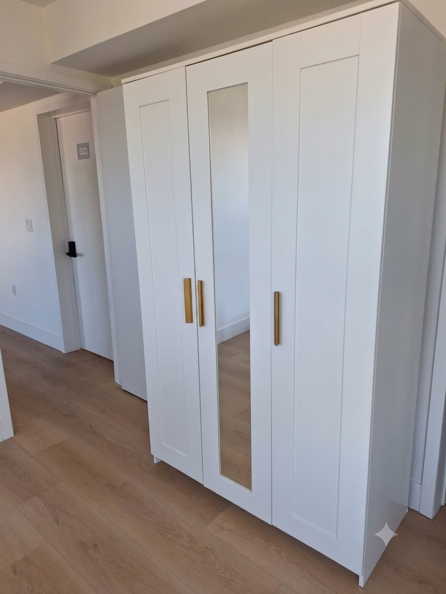 Los Angeles Single Room: 1438 W 37th Drive