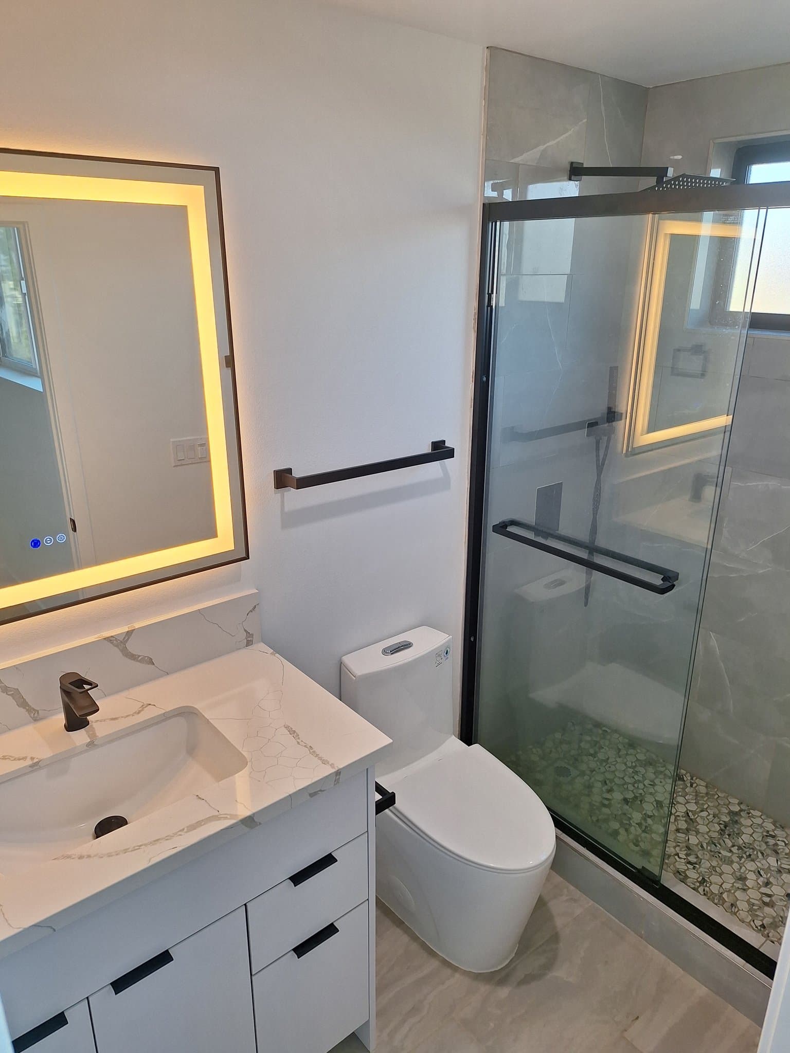 Los Angeles Single Room: 1438 W 37th Drive