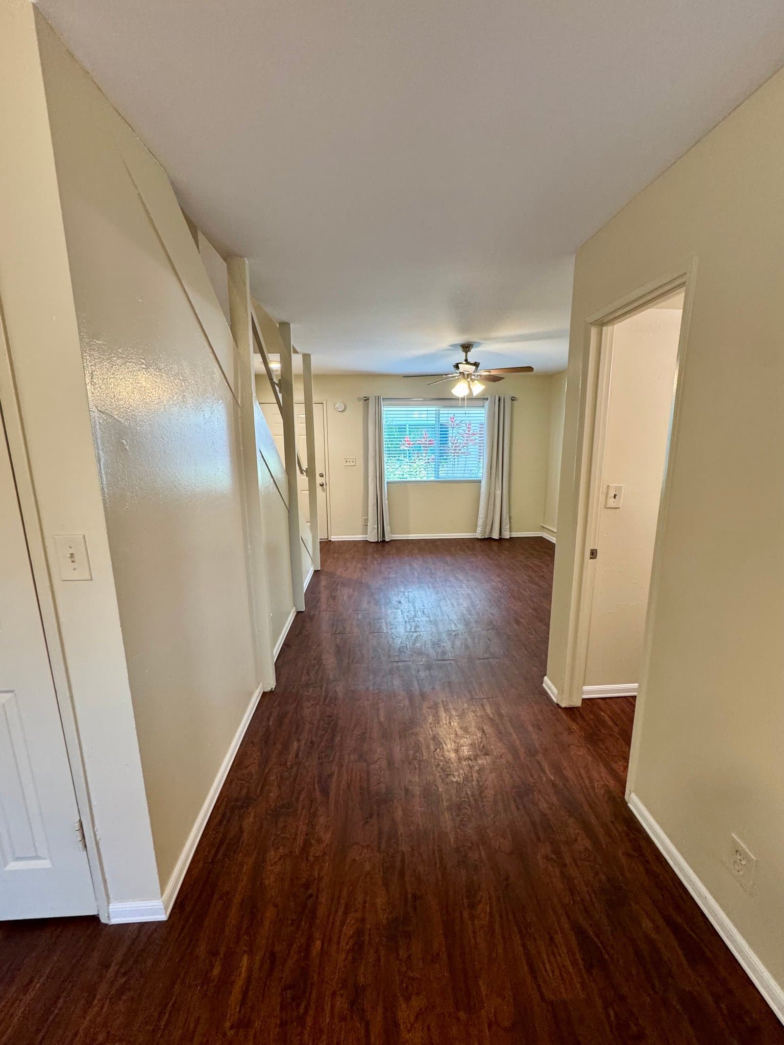 Costa Mesa Apartment: 1978 Maple Ave.