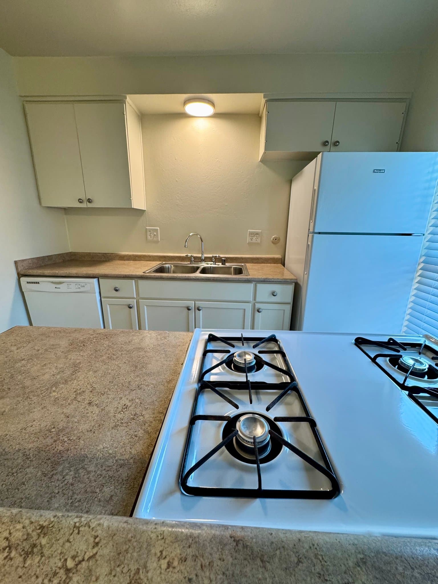 Costa Mesa Apartment: 1978 Maple Ave.