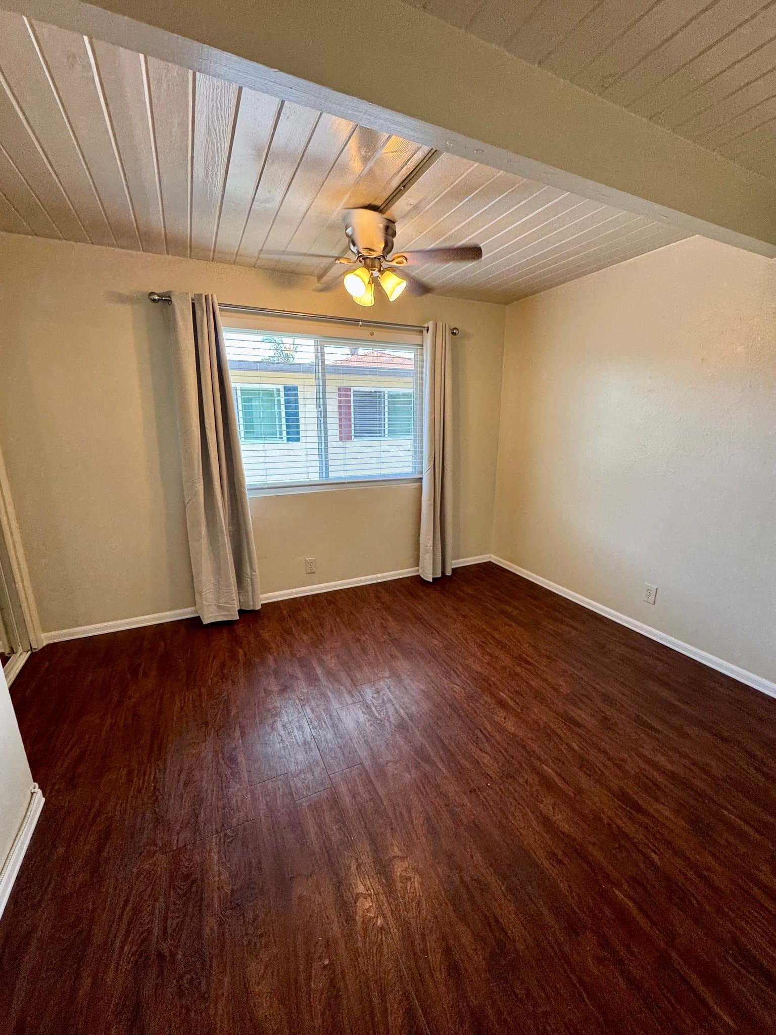 Costa Mesa Apartment: 1978 Maple Ave.