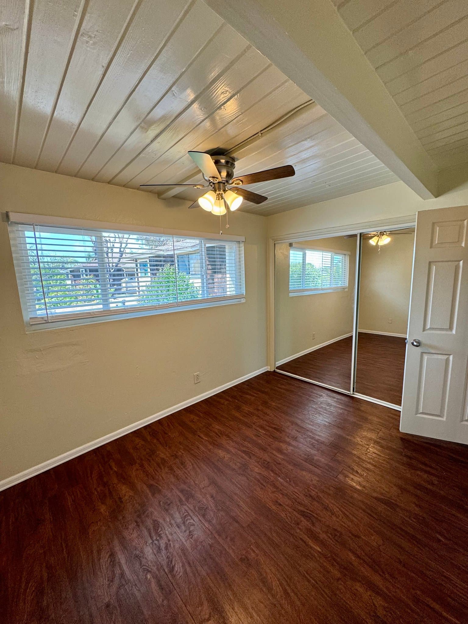 Costa Mesa Apartment: 1978 Maple Ave.