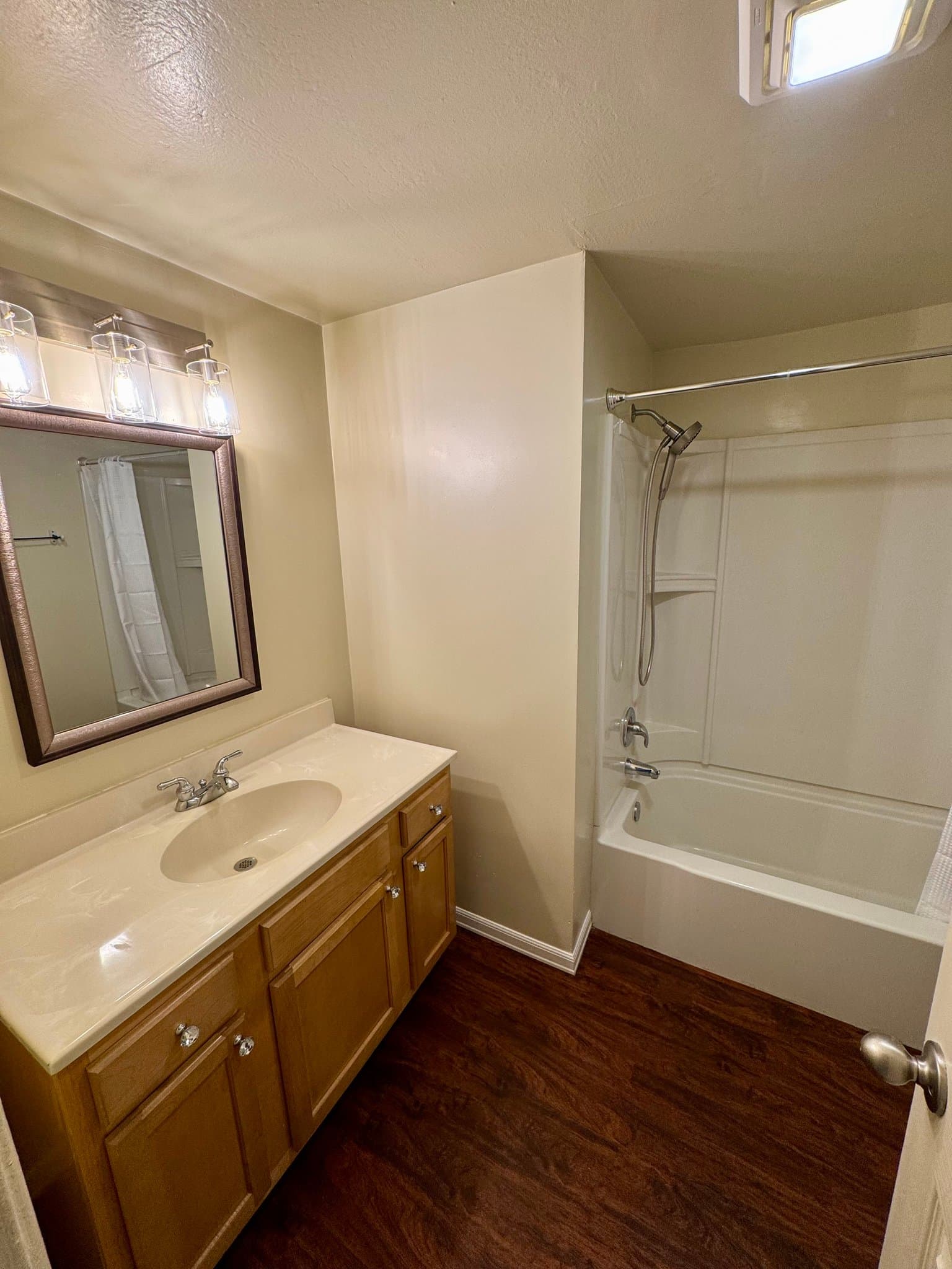 Costa Mesa Apartment: 1978 Maple Ave.