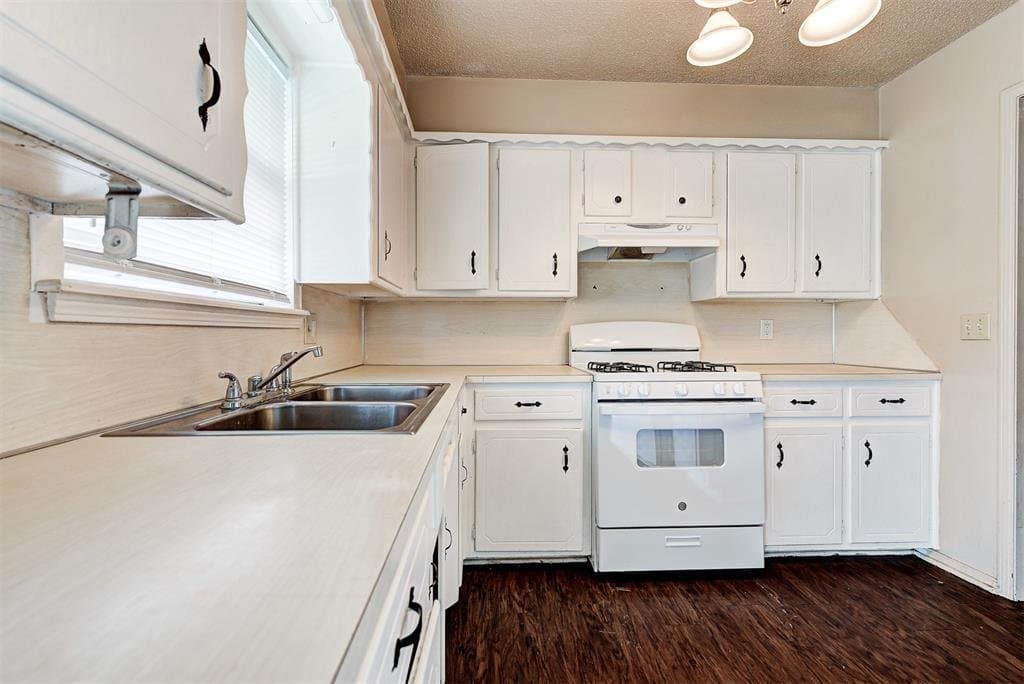 Oklahoma City House: 1001 Hampton Dr