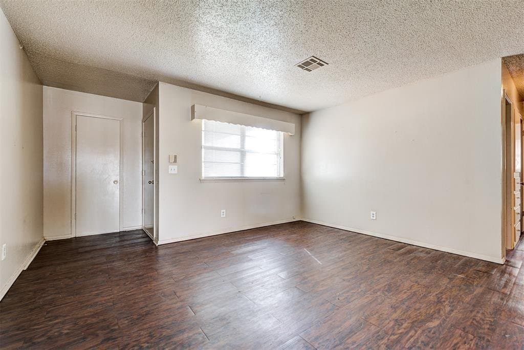 Oklahoma City House: 1001 Hampton Dr