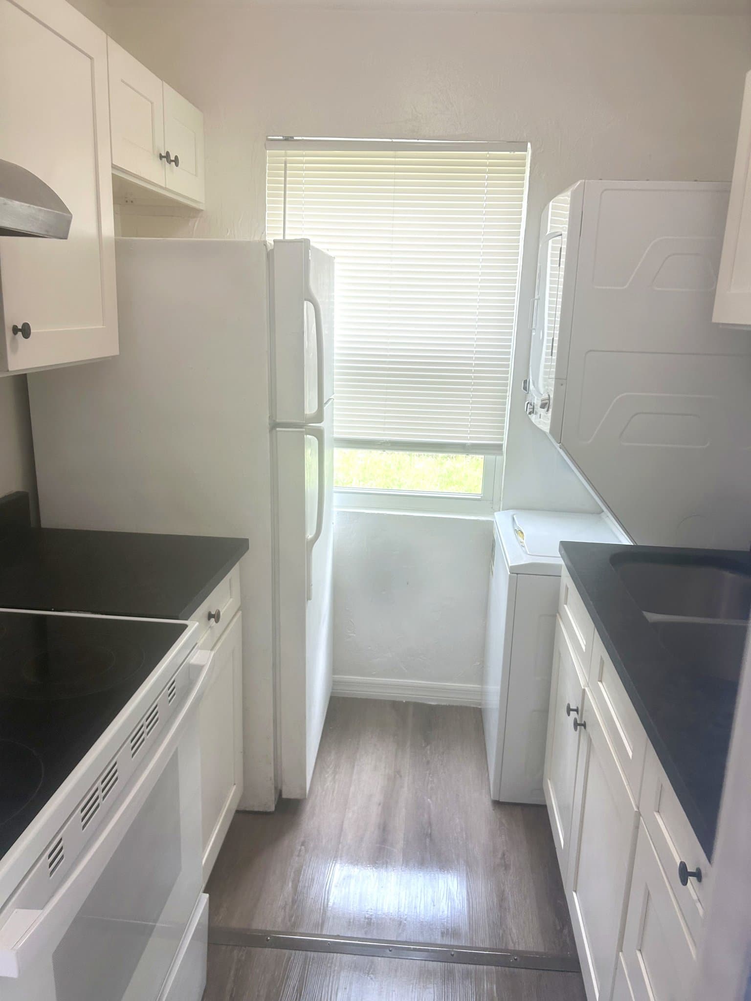 Jacksonville Apartment: 3304 Phyllis St