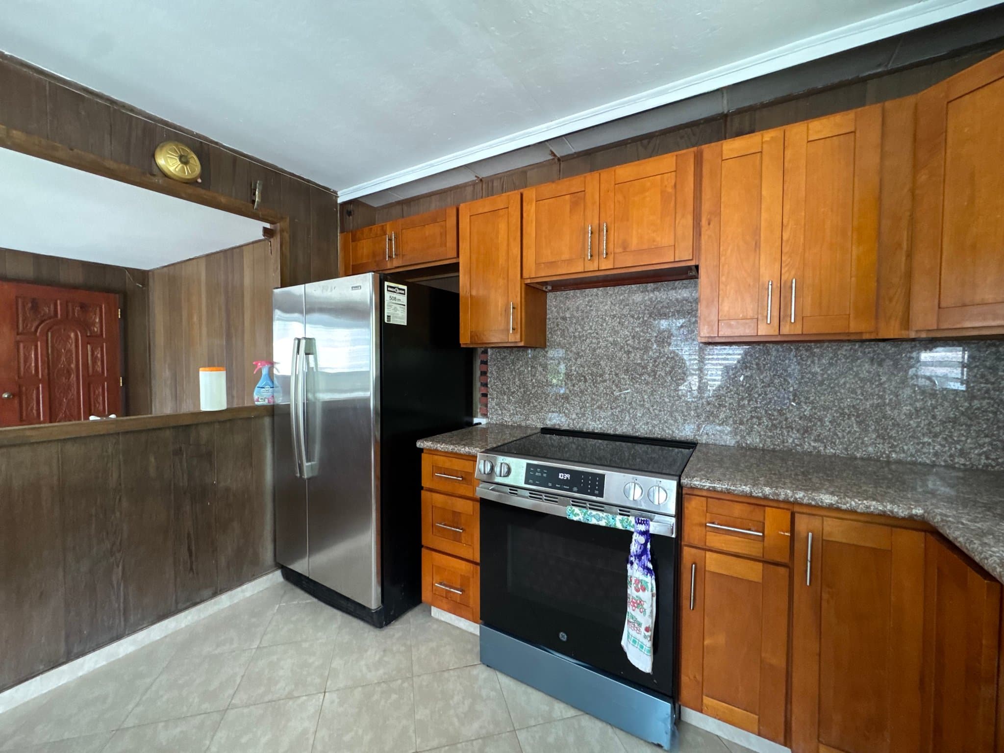 Honolulu House: 1581 Pahulu St