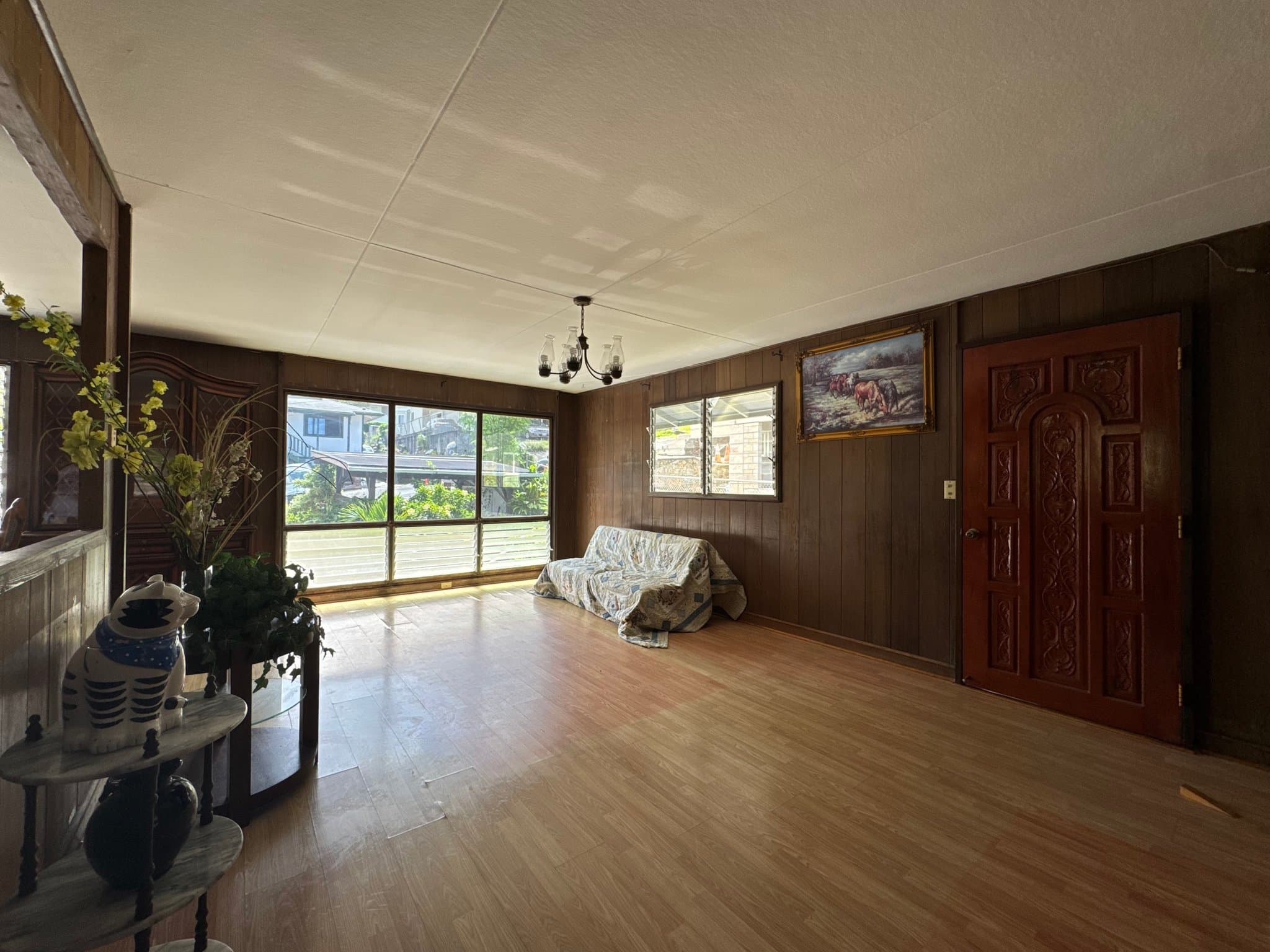 Honolulu House: 1581 Pahulu St