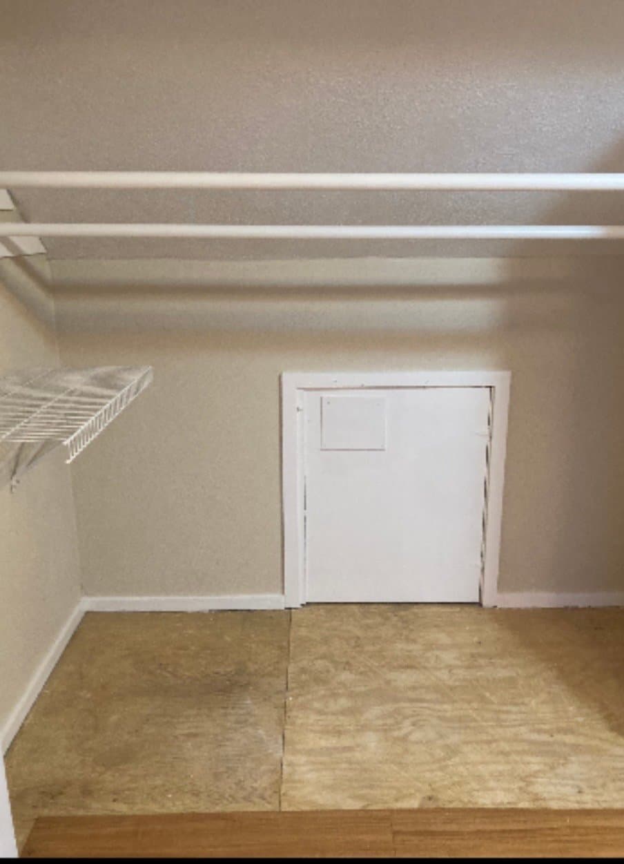Quincy Apartment: 17 ring ave