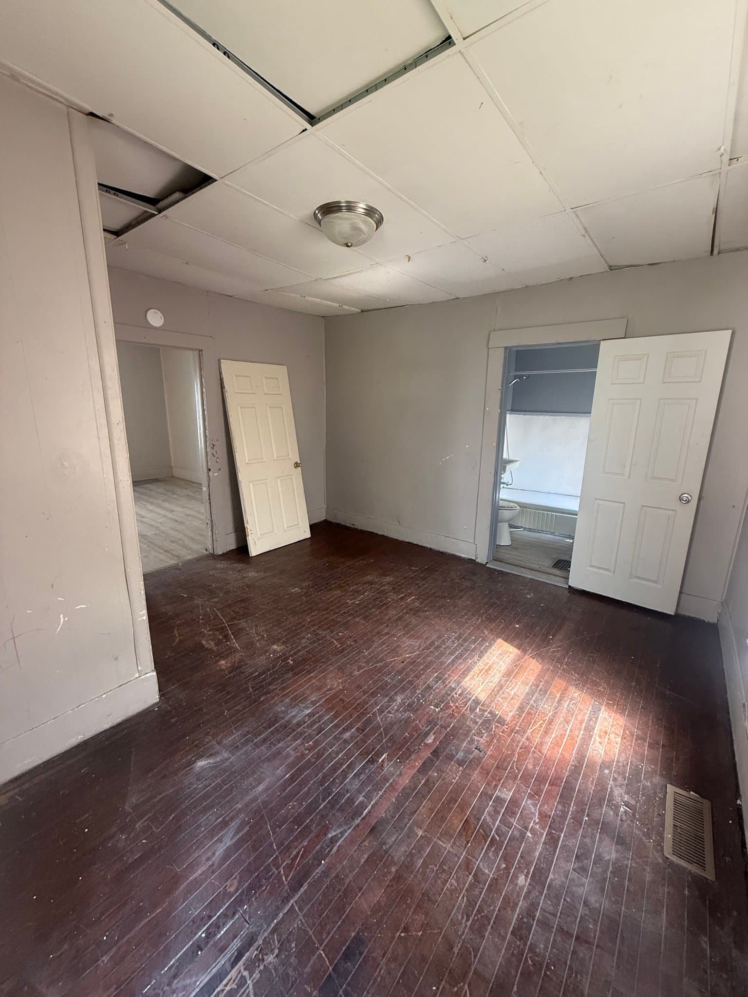 Decatur House: 1344 E Condit St