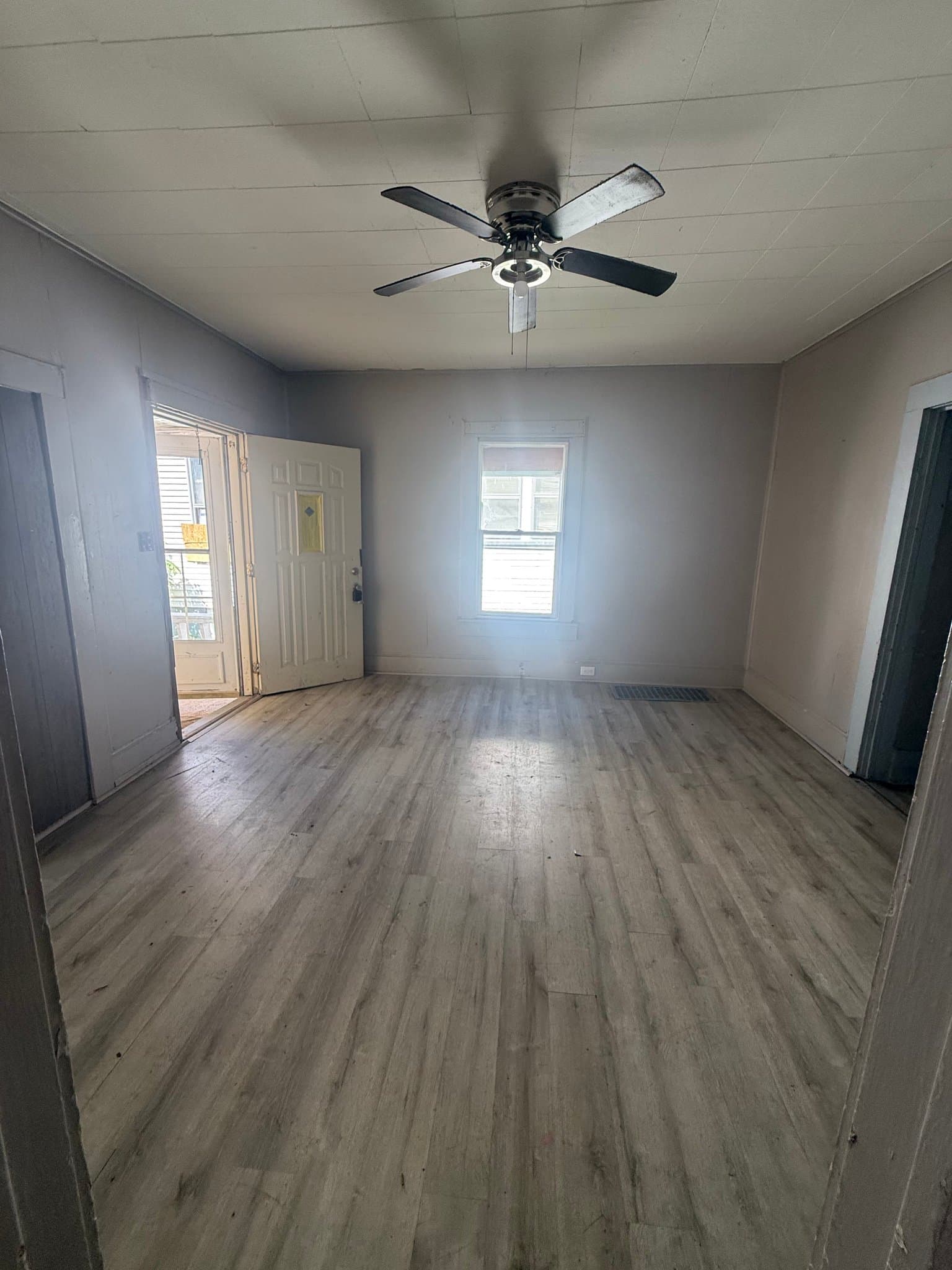 Decatur House: 1344 E Condit St
