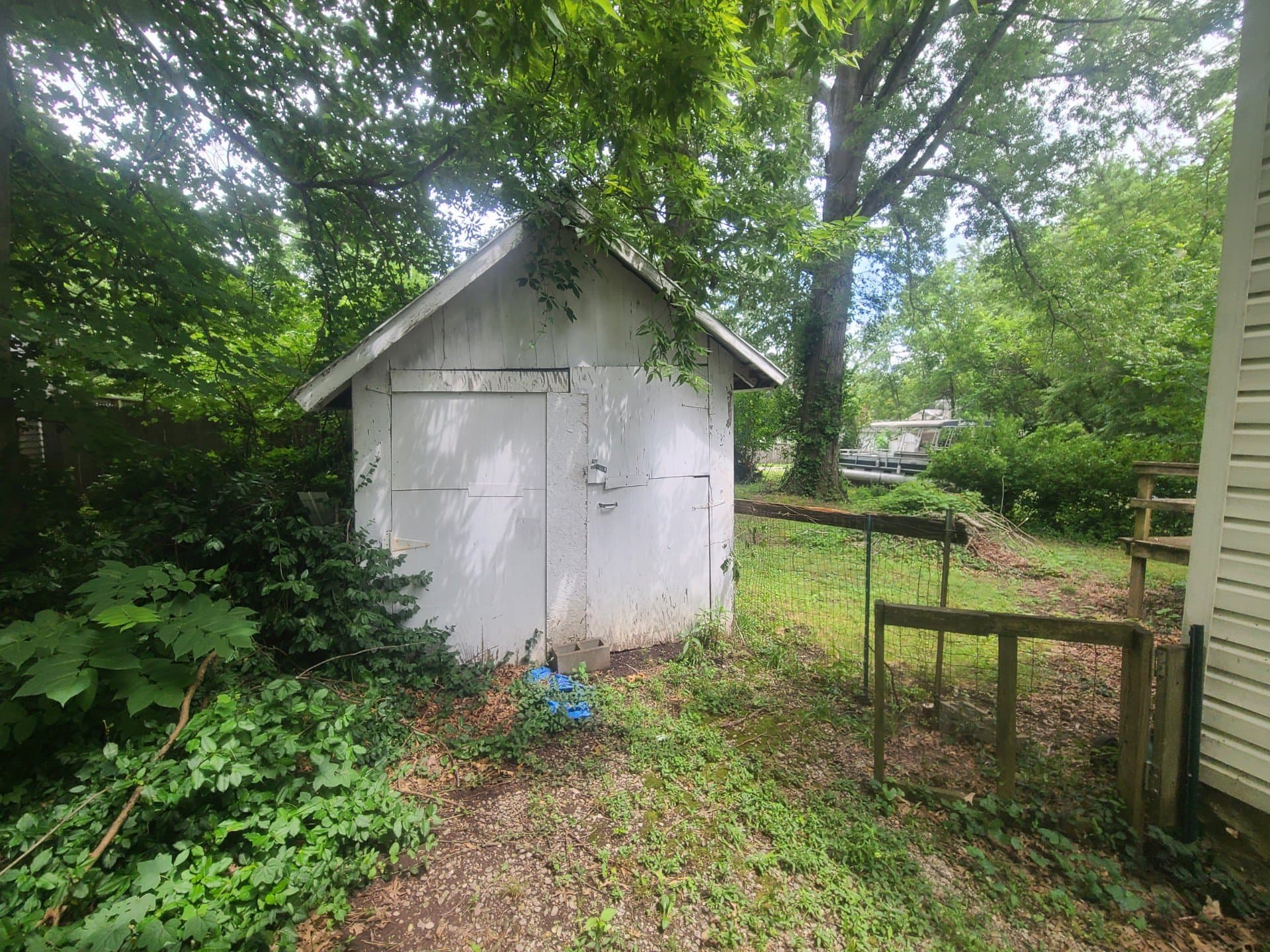 Carbondale House: 615 N Almond St