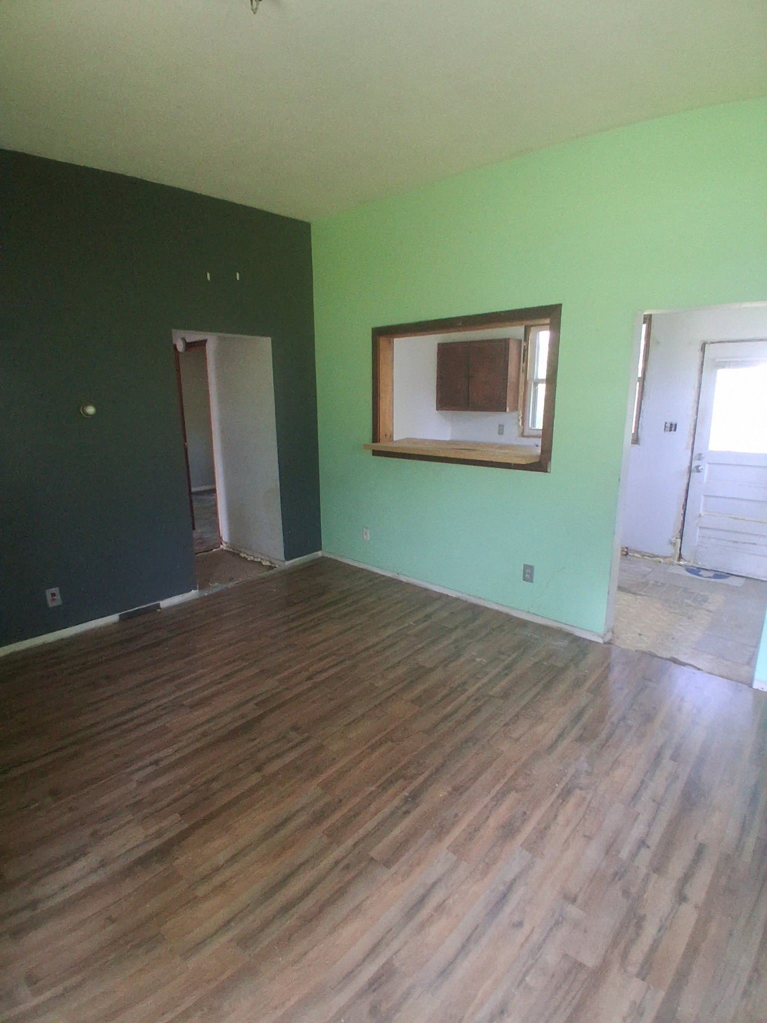 Carbondale House: 615 N Almond St