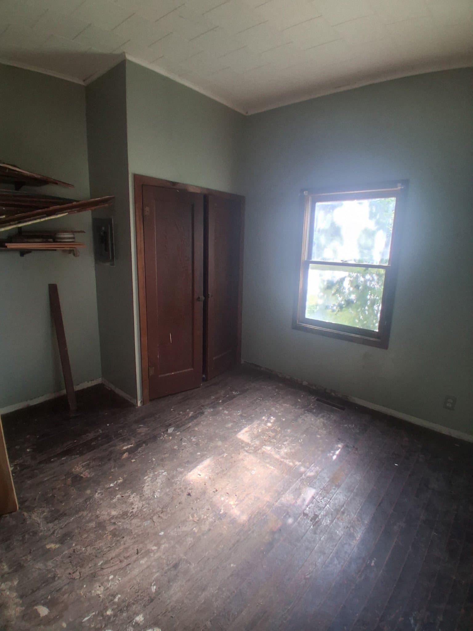 Carbondale House: 615 N Almond St