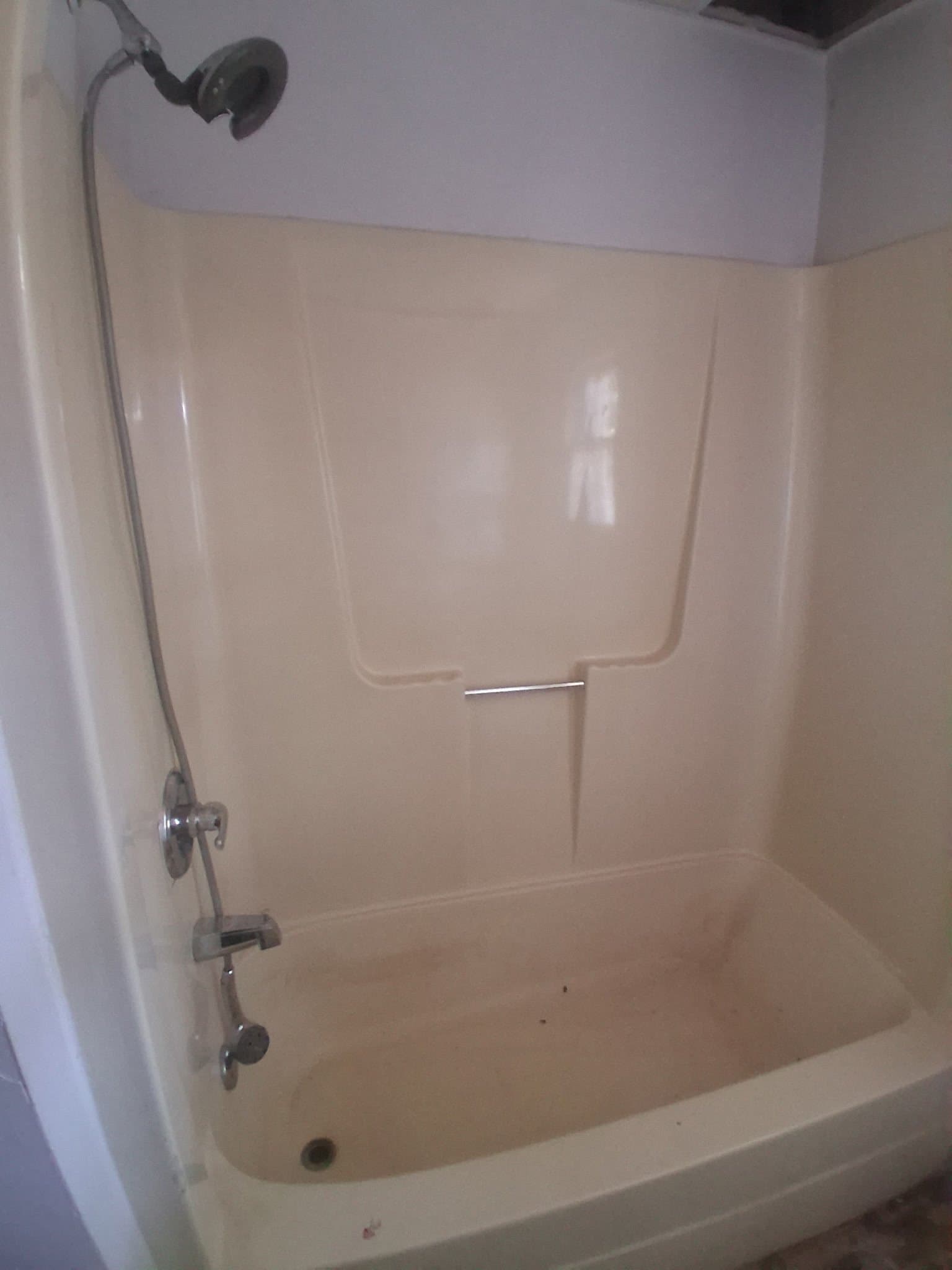Carbondale House: 615 N Almond St