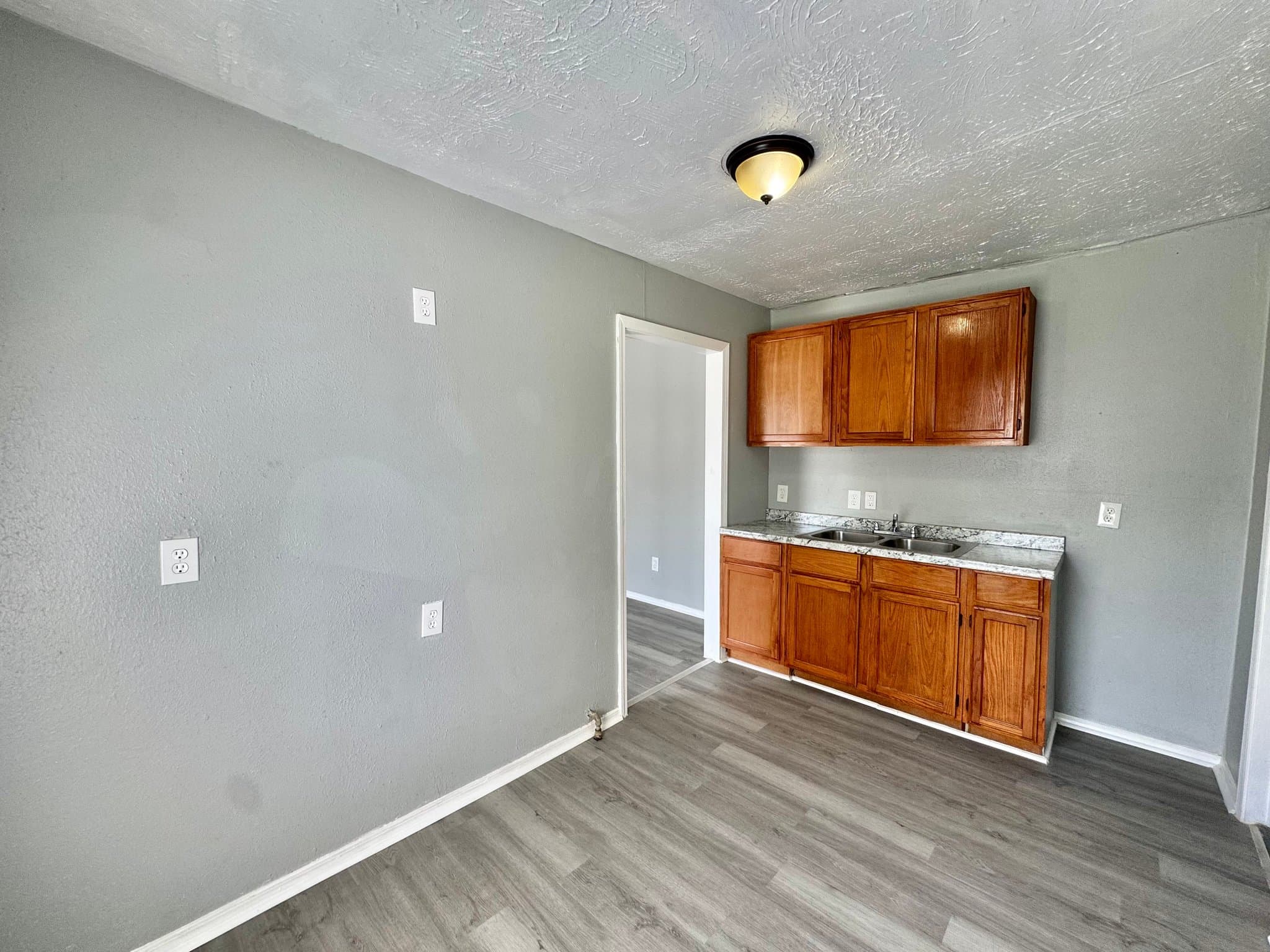 Oklahoma City House: 1501 Sw 30th St