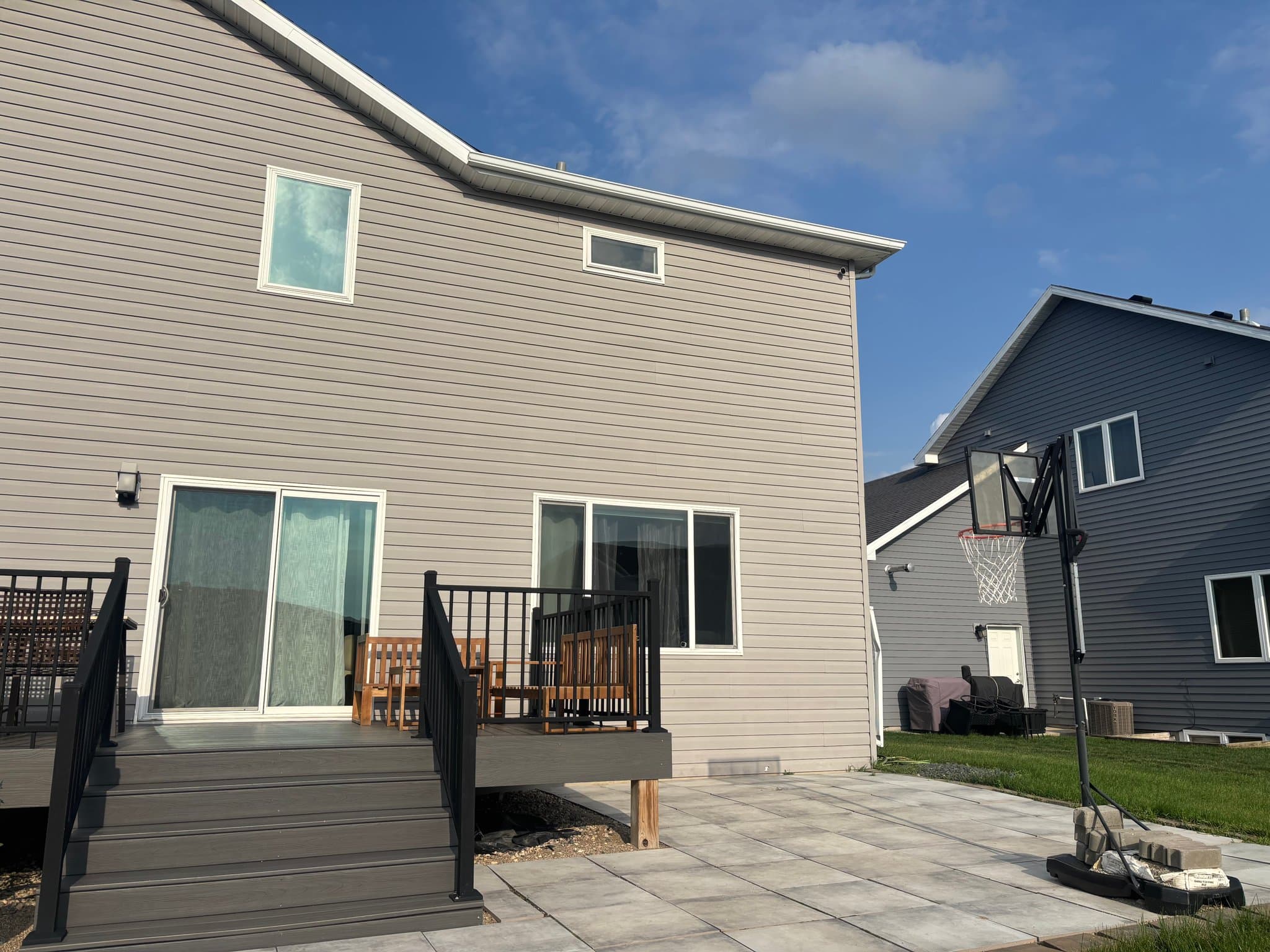 West Fargo House: 3034 Ridge Dr E