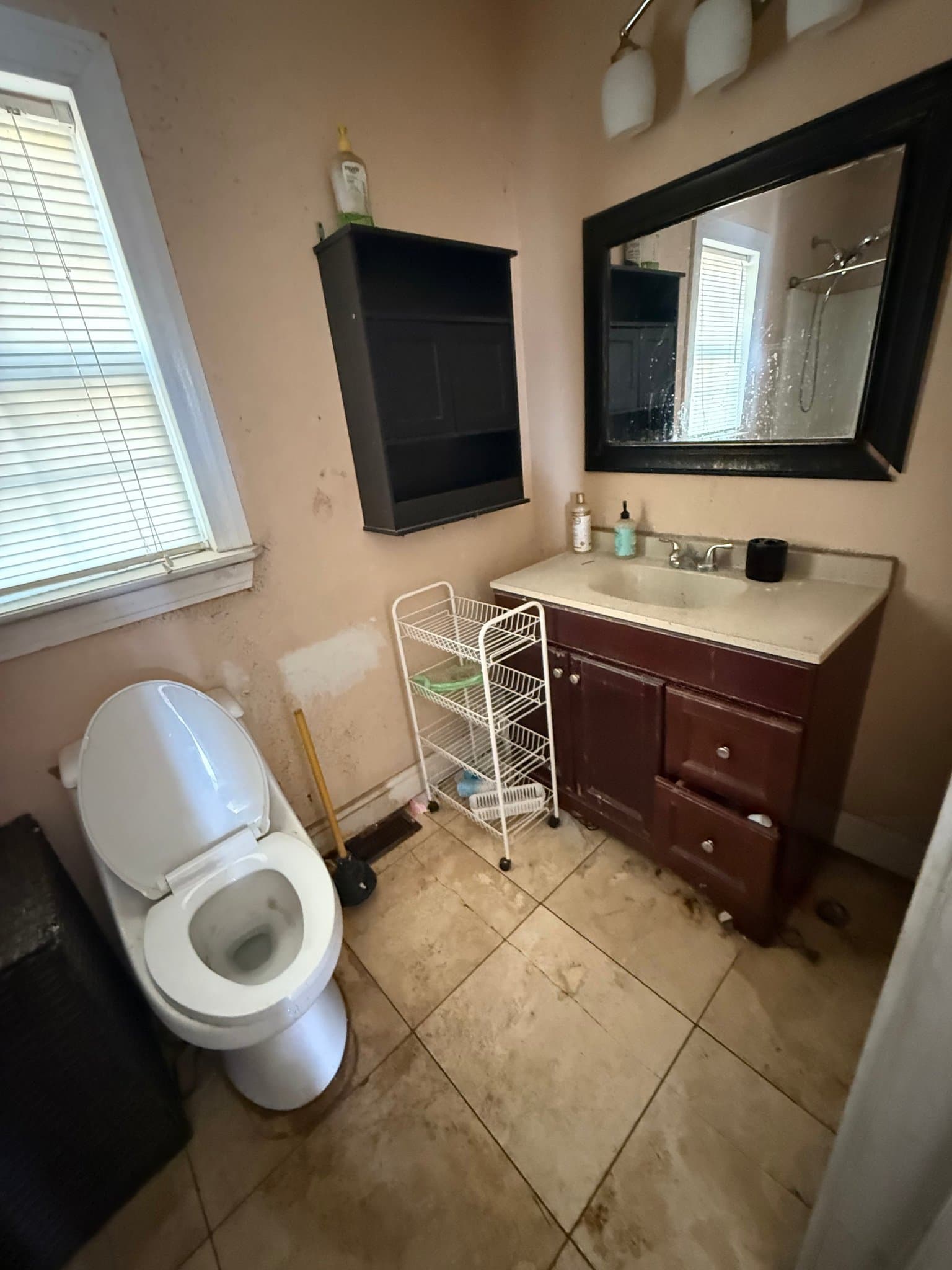 Centralia House: 227 N Hickory St