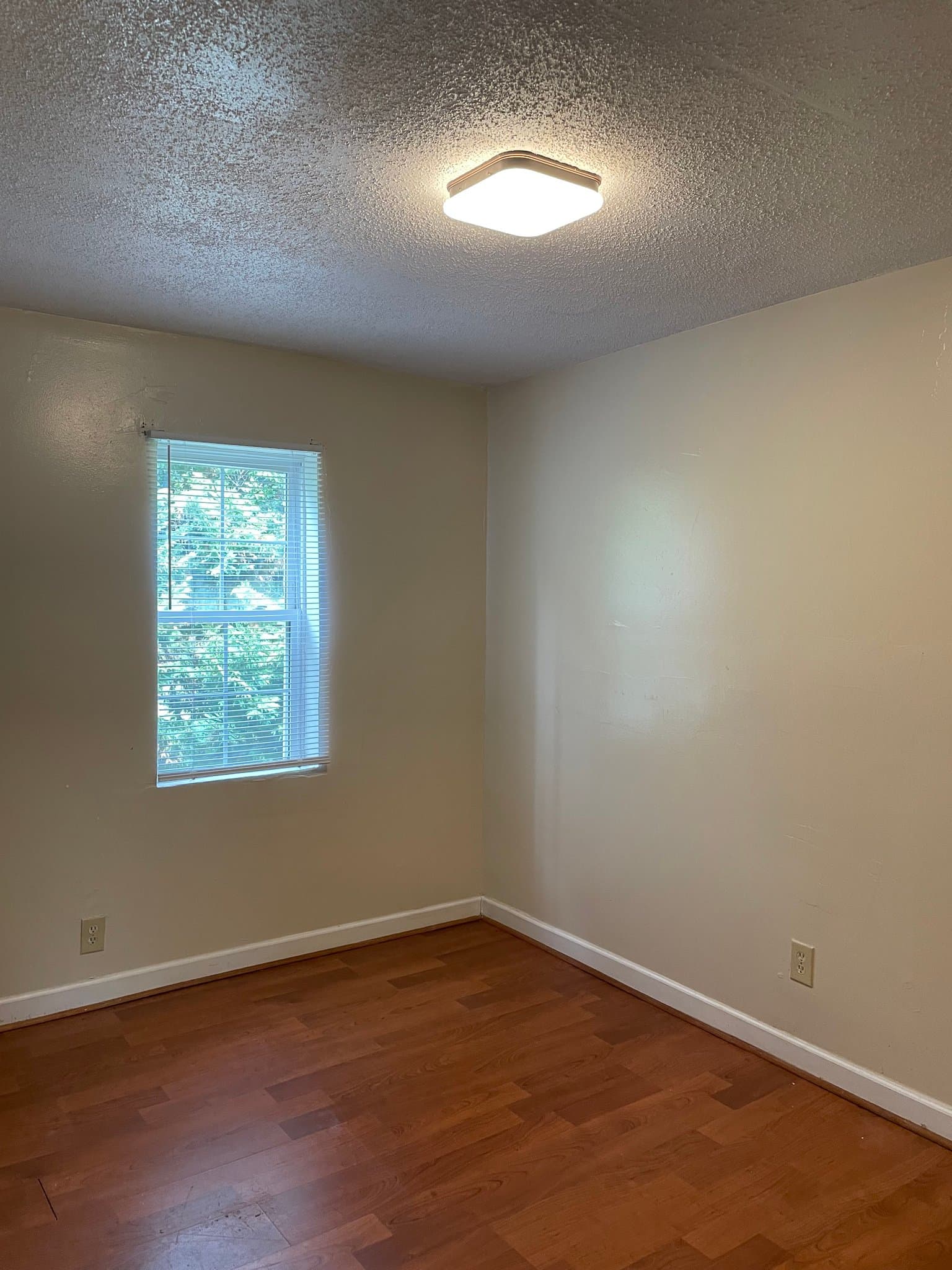 Timmonsville House: 2103 Burins Dr