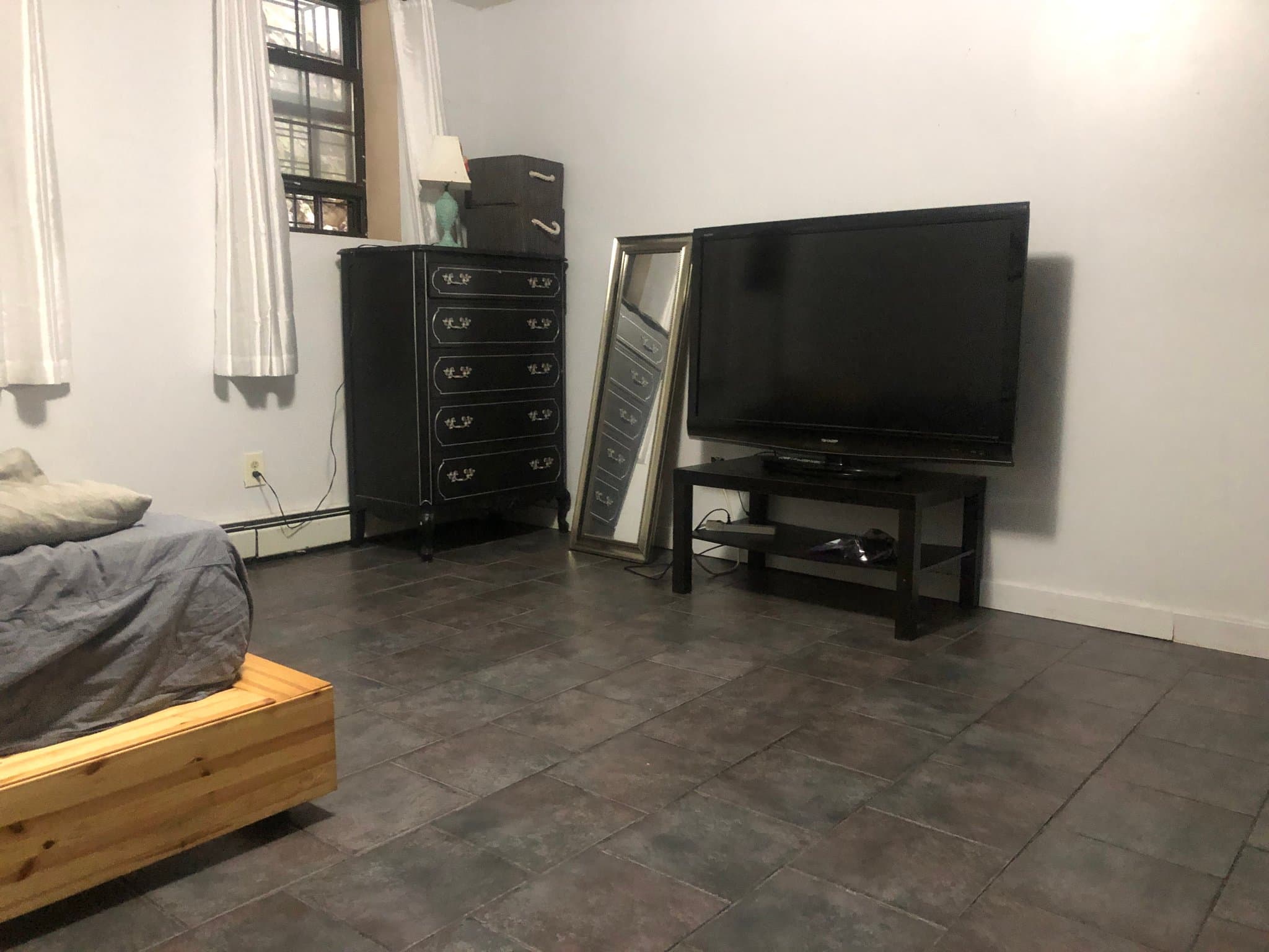Brooklyn Single Room: 558 Lafayette Ave