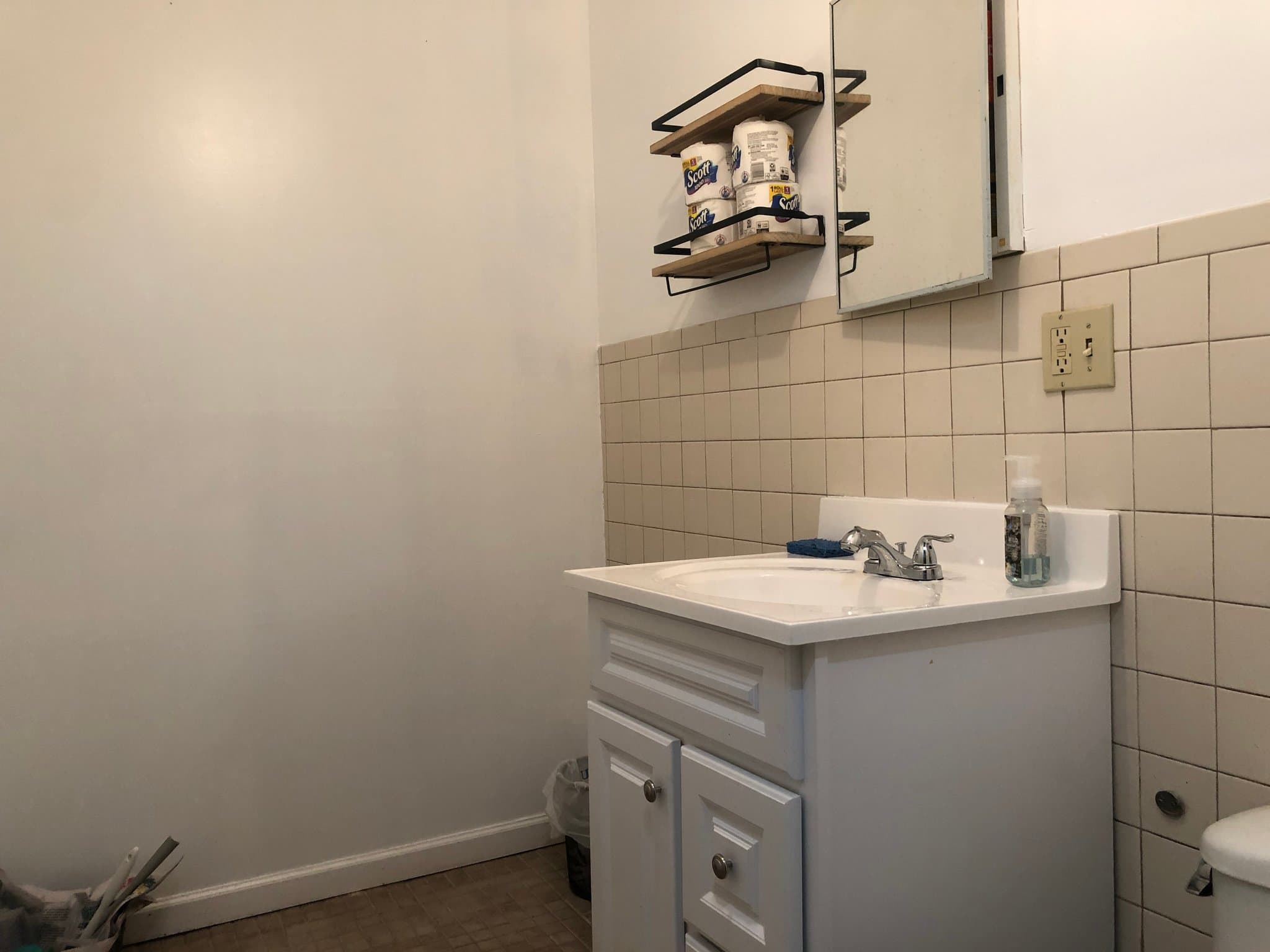 Brooklyn Single Room: 558 Lafayette Ave