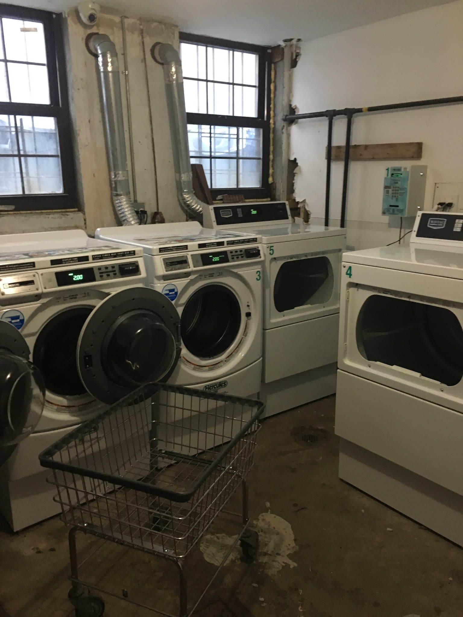 Brooklyn Single Room: 558 Lafayette Ave