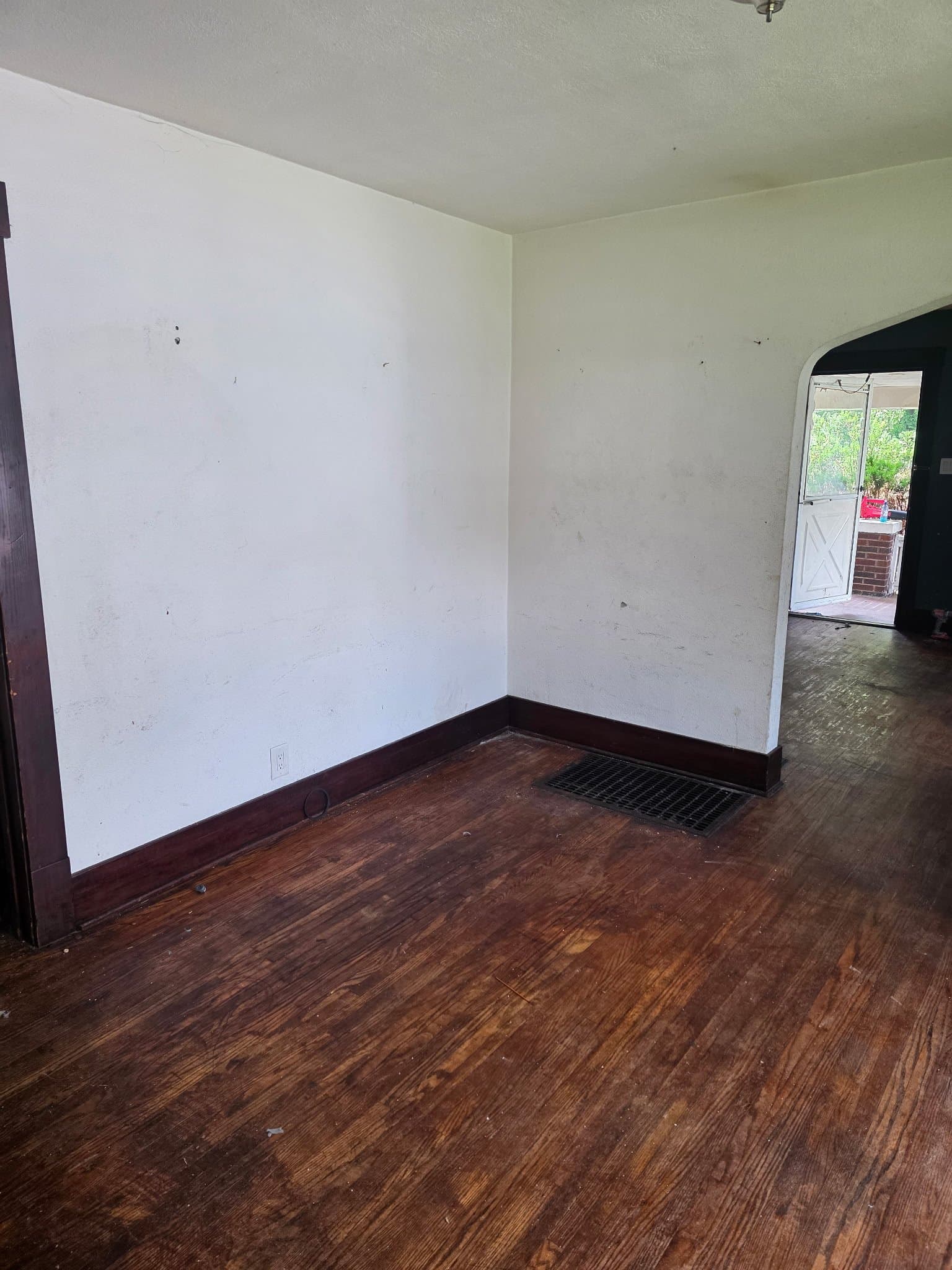 Decatur House: 1830 N Lowber St