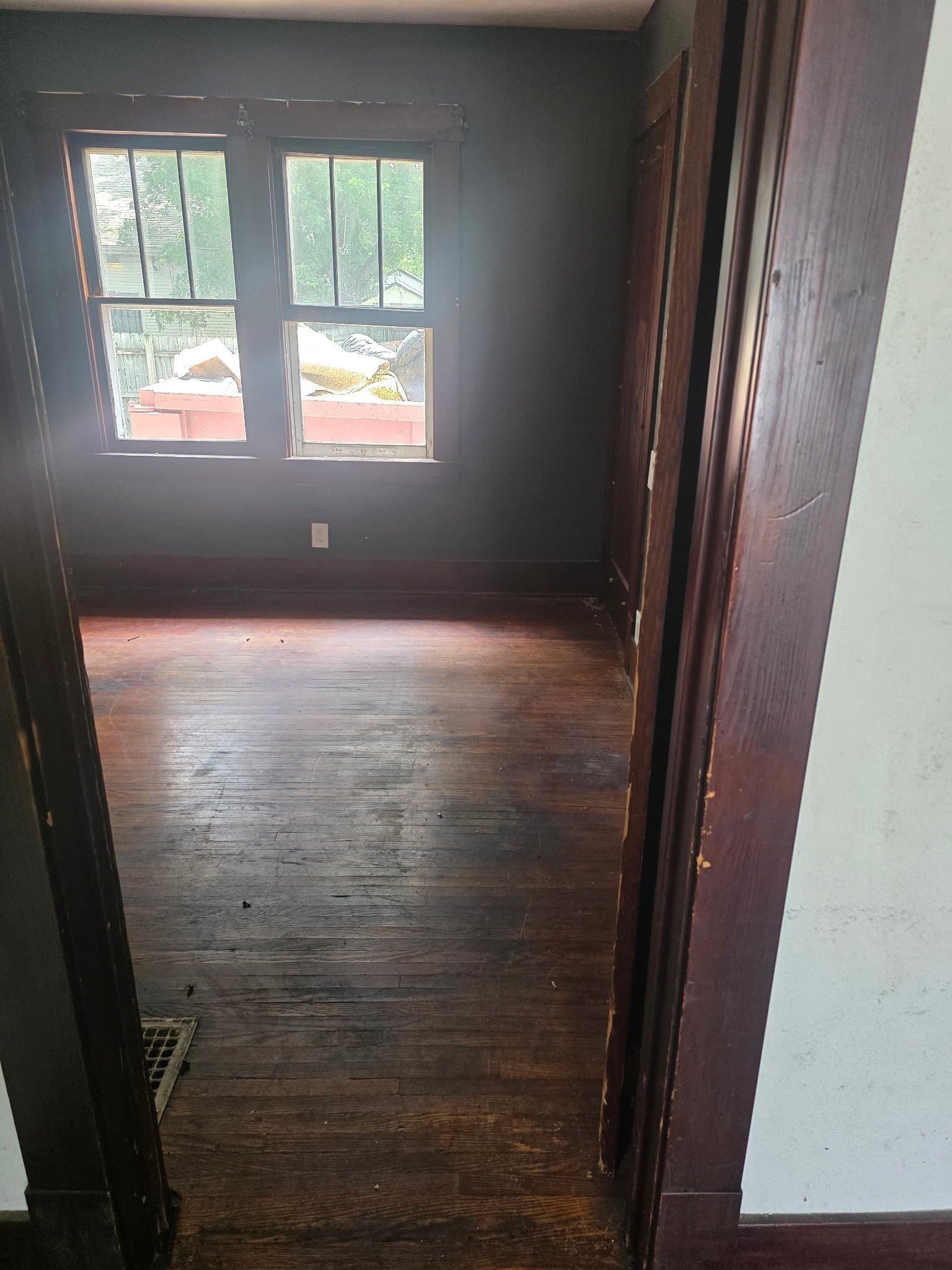 Decatur House: 1830 N Lowber St