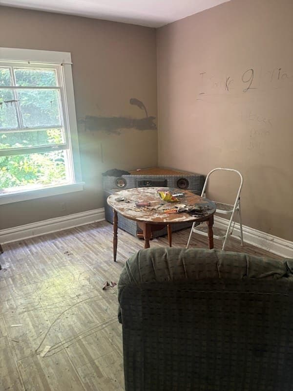 St Louis House: 7014 Greenway Ave