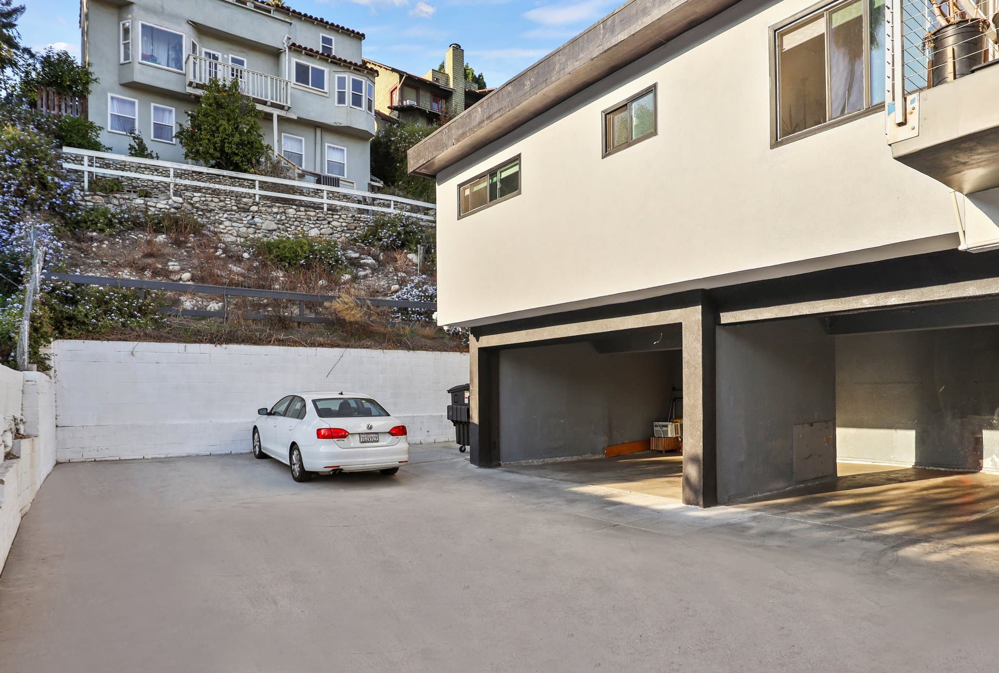Los Angeles Apartment: 141 San Pascual Avenue