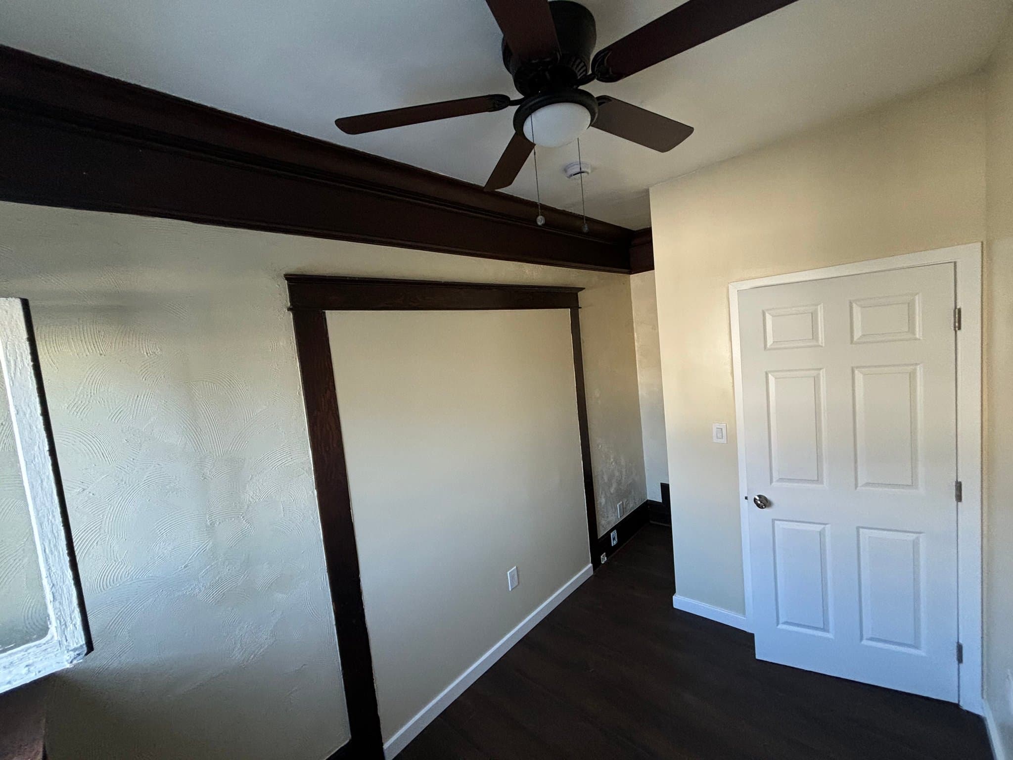 Los Angeles Single Room: 526 W 49th St Los Angeles, CA 90037