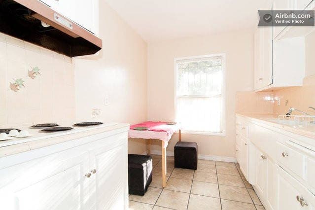 Long Beach Single Room: 640 elm ave
