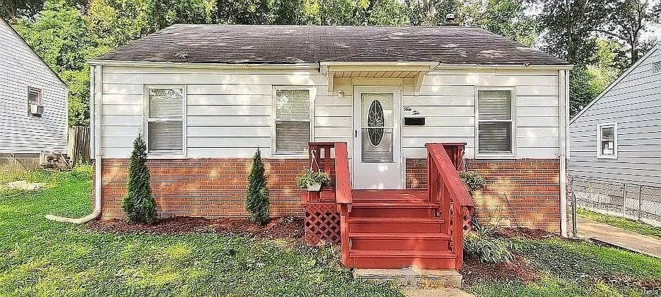 Ferguson House: 410 Averill Avenue