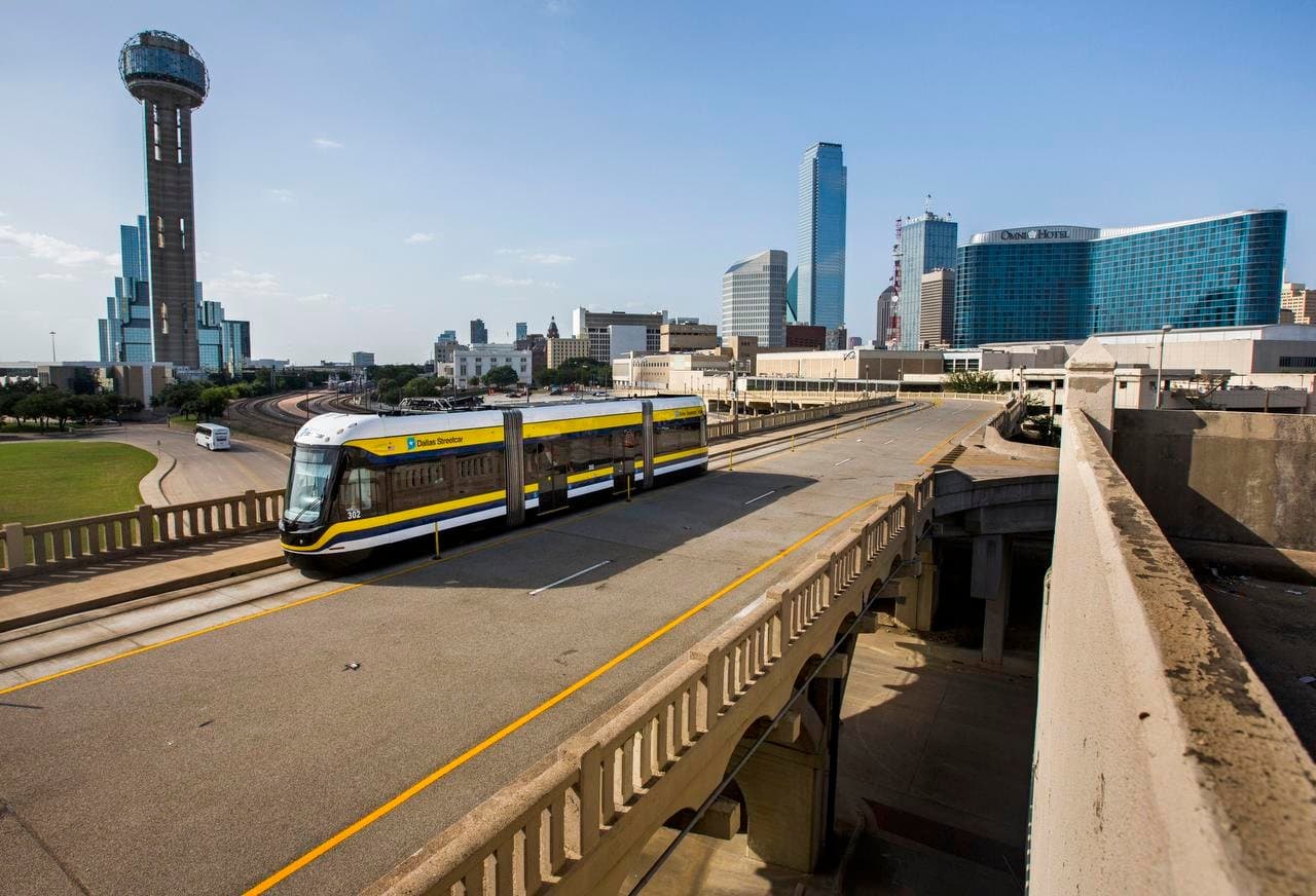 Dallas Apartment: 111 W Davis St