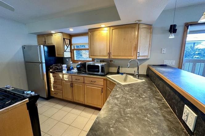 Windham House: 32 1st St