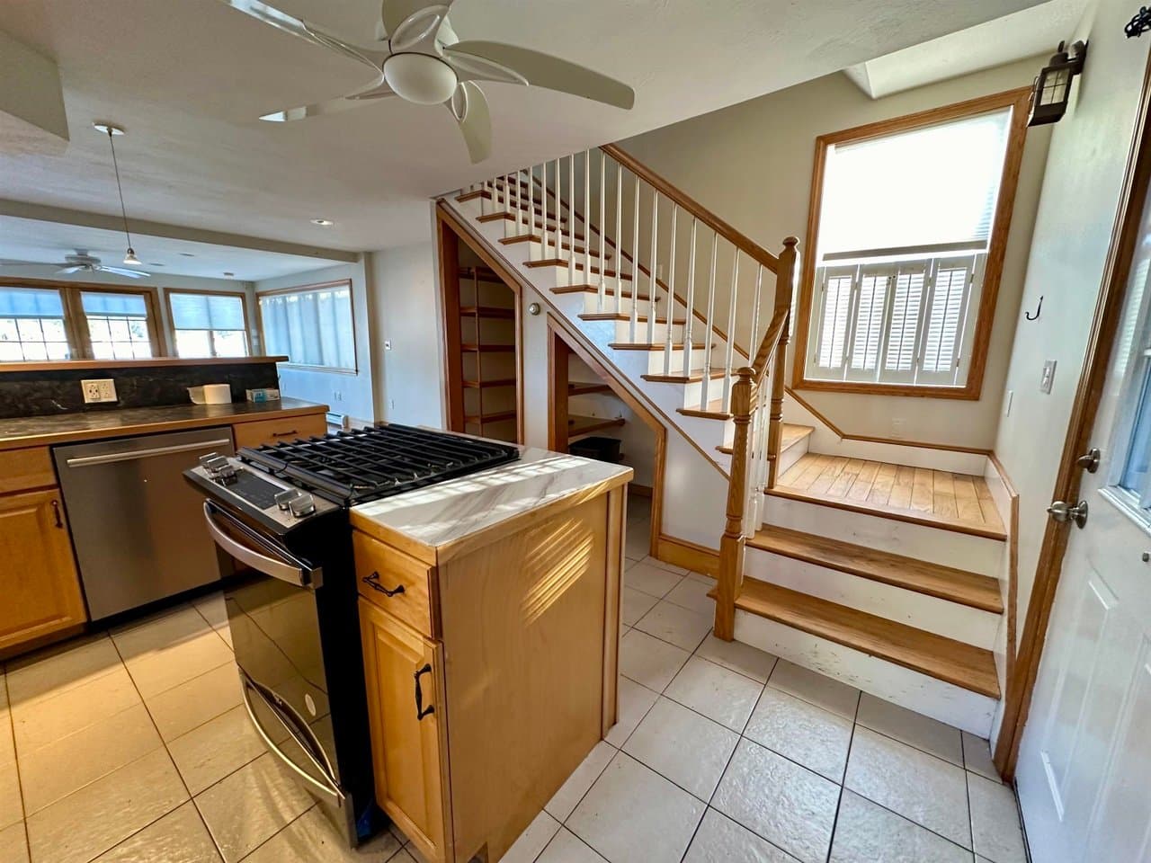 Windham House: 32 1st St