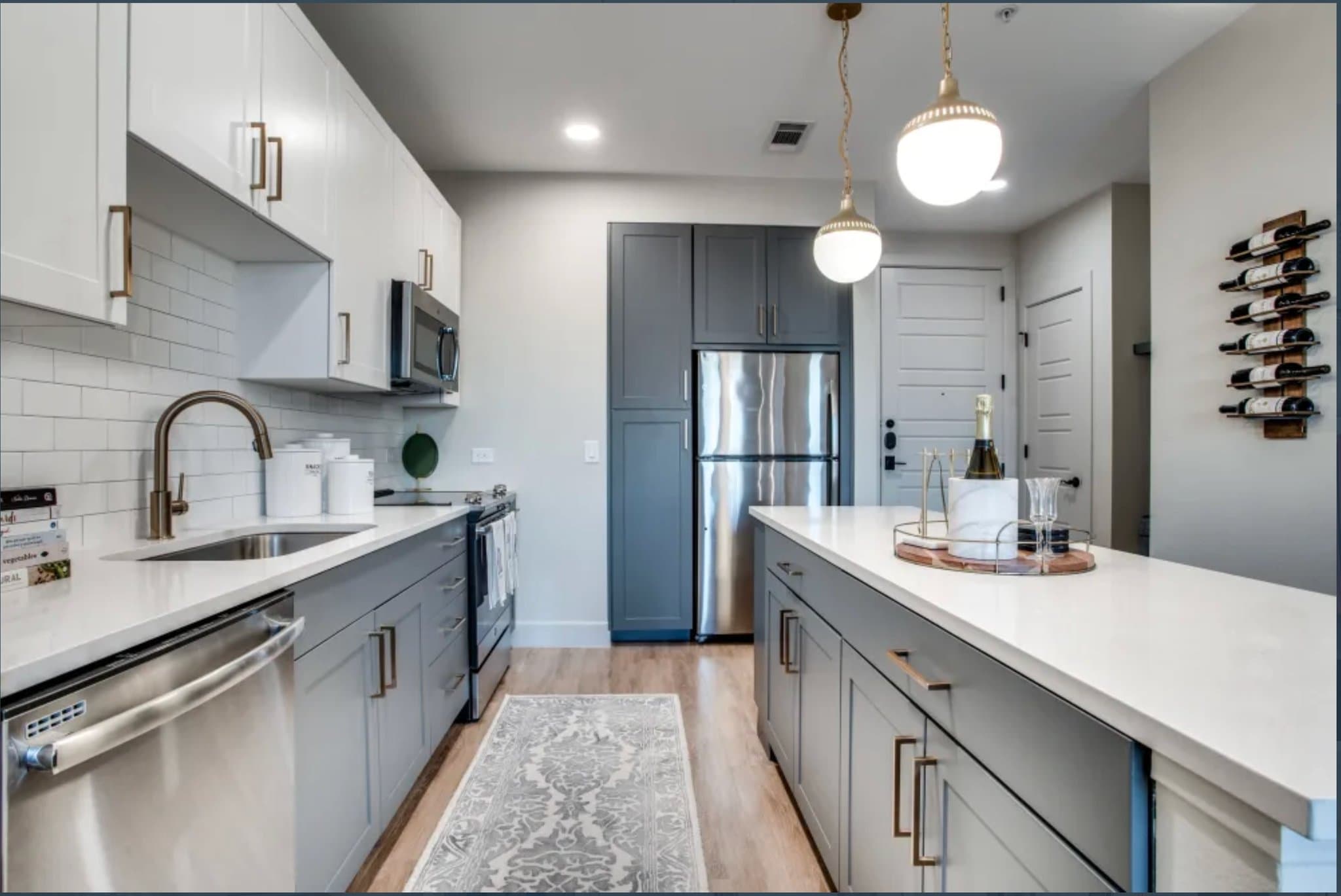Dallas Apartment: 111 W Davis St