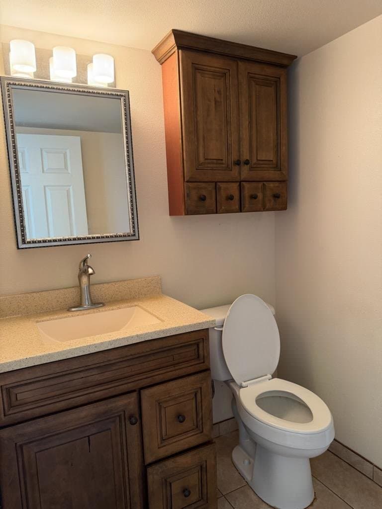 Kahului Apartment: 111 Kahului Beach Rd D314