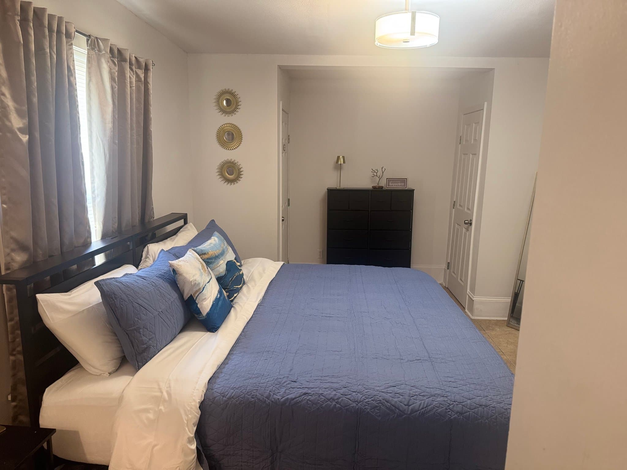 New Orleans Multiplex: 5019 Burgundy St